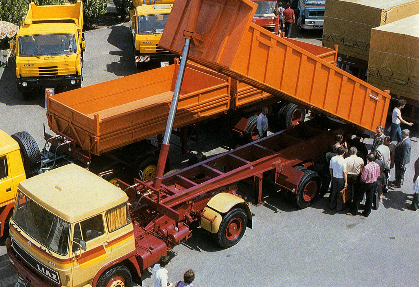 LIAZ 100 se sklápěčkovým návěsem 1:43 Premium ClassiXXs