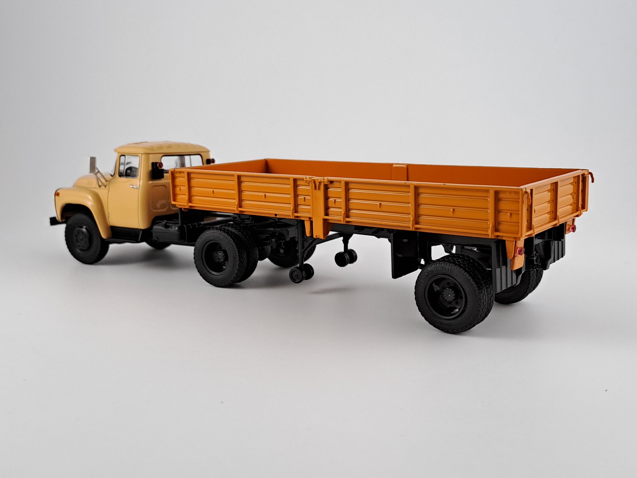 Tatra T138 NT 4x4 s návěsem ODAZ-885 + ZIL-130V1 1:43 Auto Historia