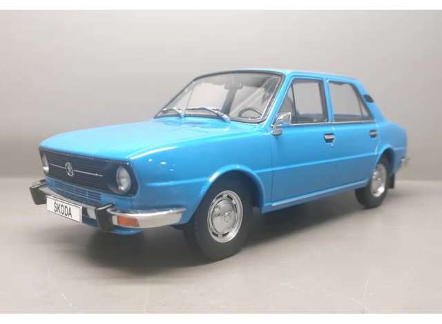 Škoda 105L modrá 1:18 Triple9