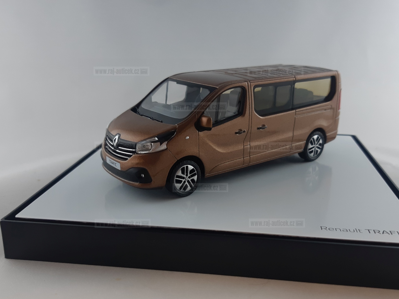 Norev 1/43 – Renault Trafic DCI 100 – Renault Rent (miniature Occasion)