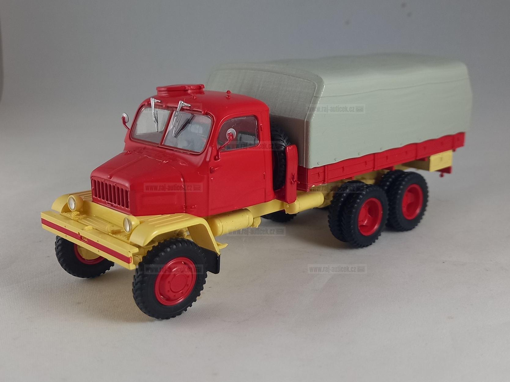 BC098 Mini-Classic (USSR) 1:43 ZIS-44 Amublance Civile A+/a