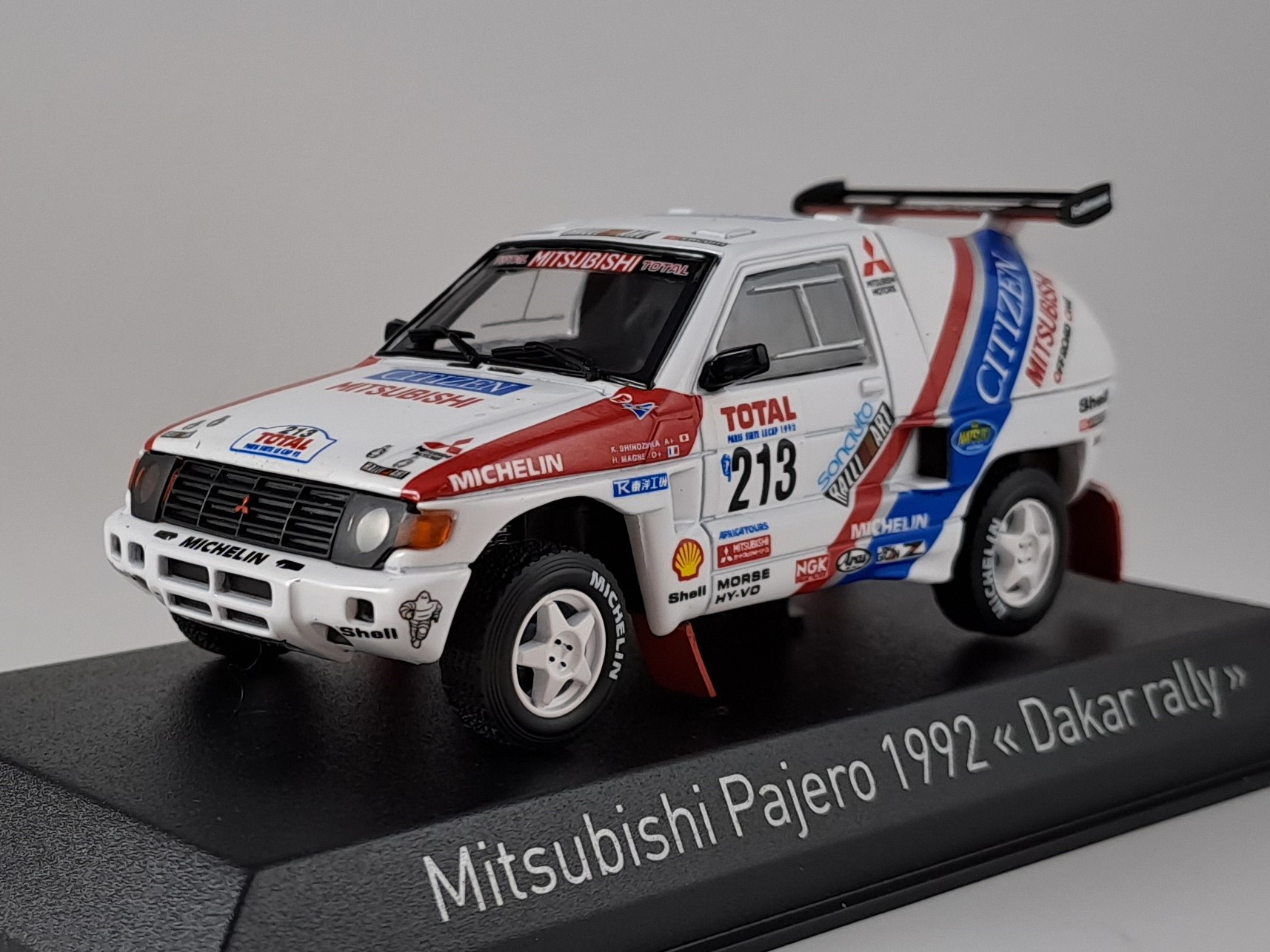 Miniature Voiture 1:43 Norev - Mitsubishi Pajero N°213 - Rallye Dakar 1992 - Shinozuka/Magne - Neuf