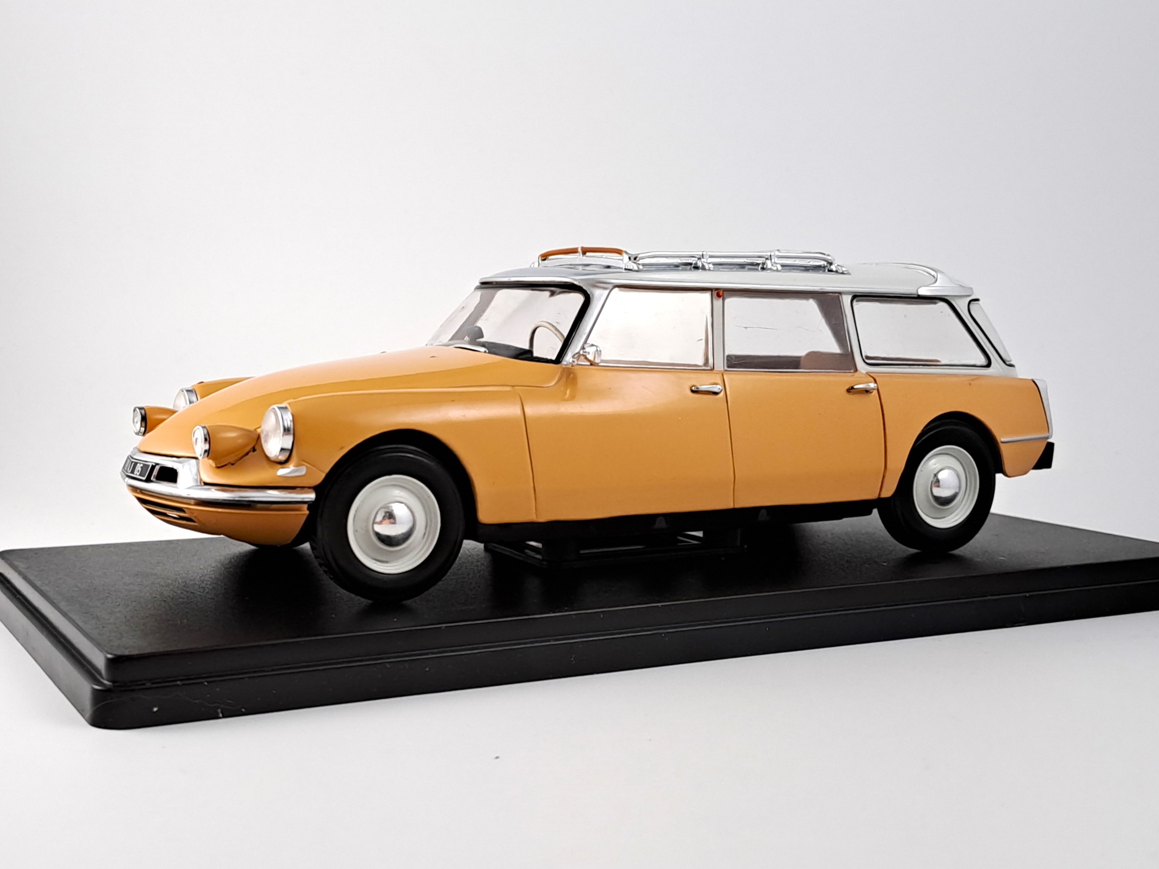 Citroën ID 19 Break 1957 – Échelle 1/24 – Hachette – Miniature Plastique Neuve