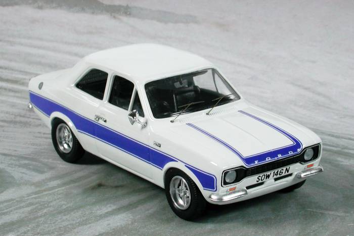 Ford Escort MK 1 RS 2000 (1973) white w. blue stripes (Lhd or Rhd) 1:43 Trofeu