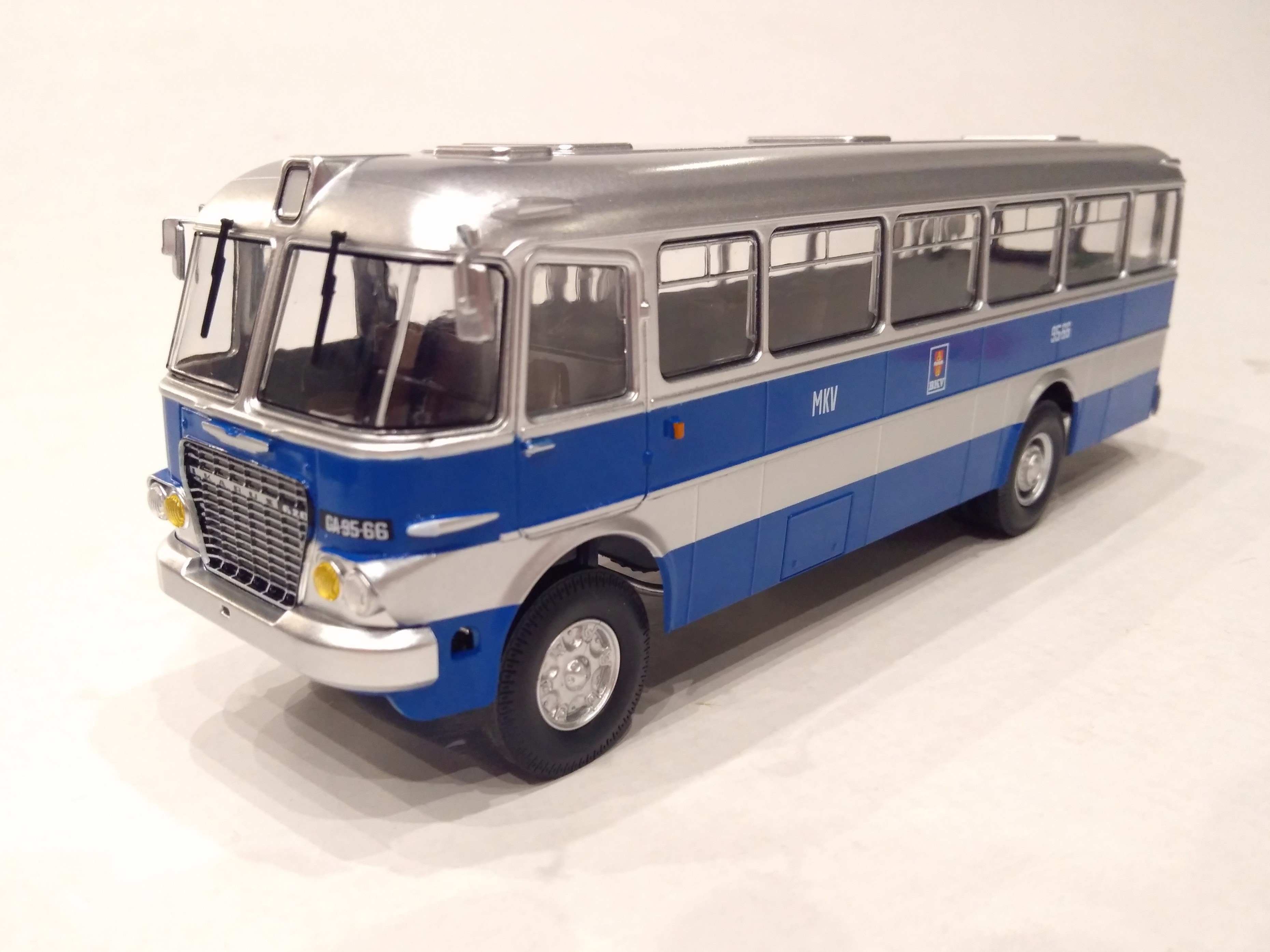 Ikarus 620 Budapešť 1:43 IXO