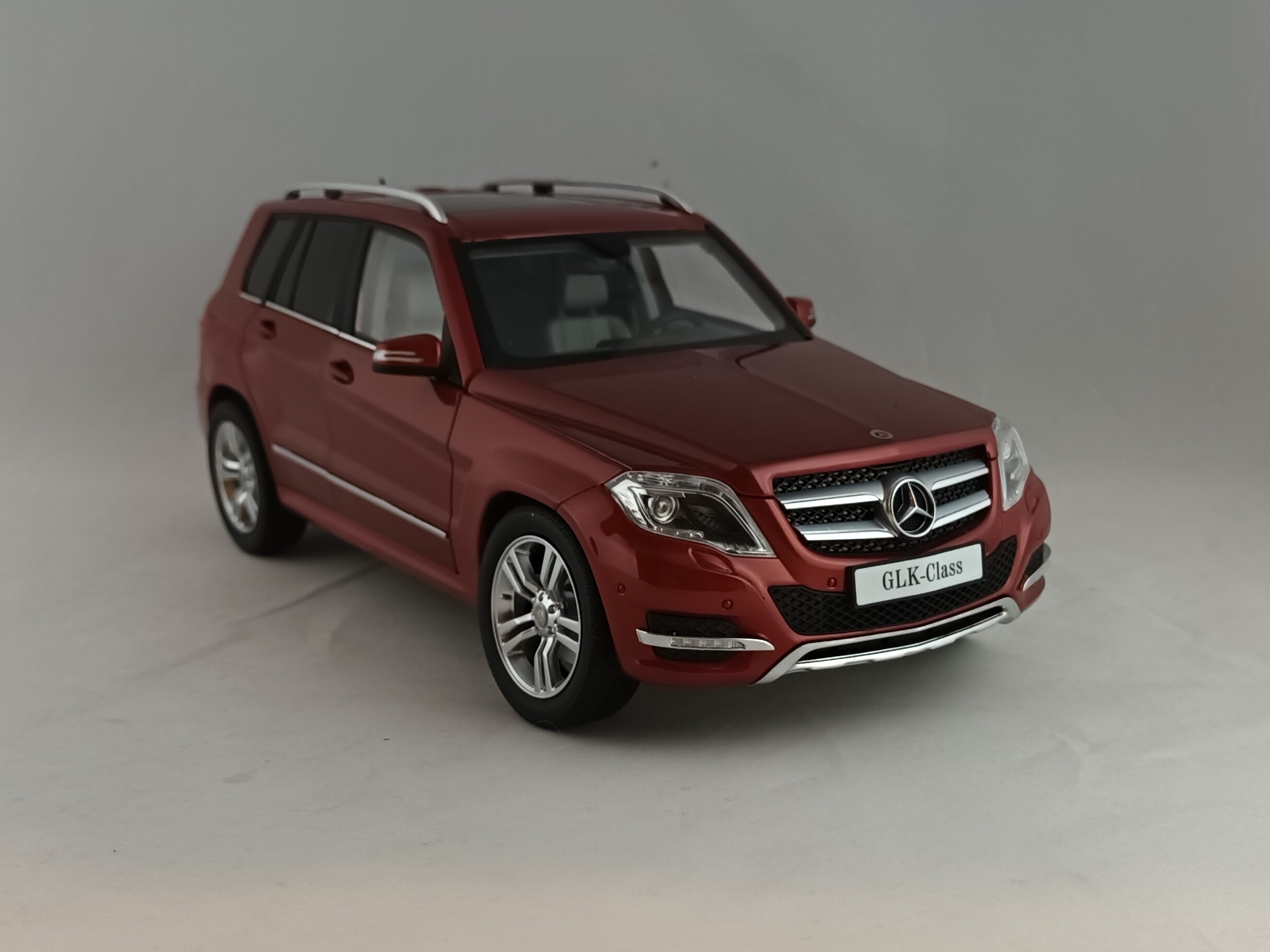 Mercedes GLK 1:18 Welly