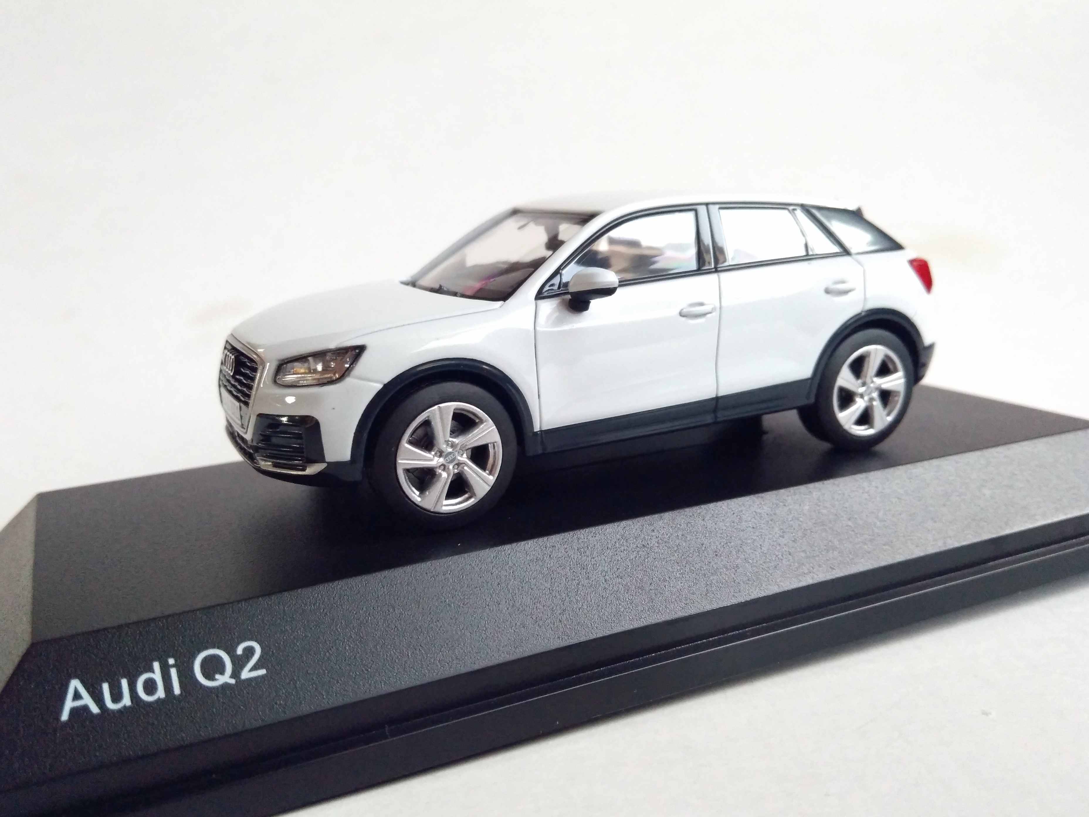 Audi Q2 1:43 iscale