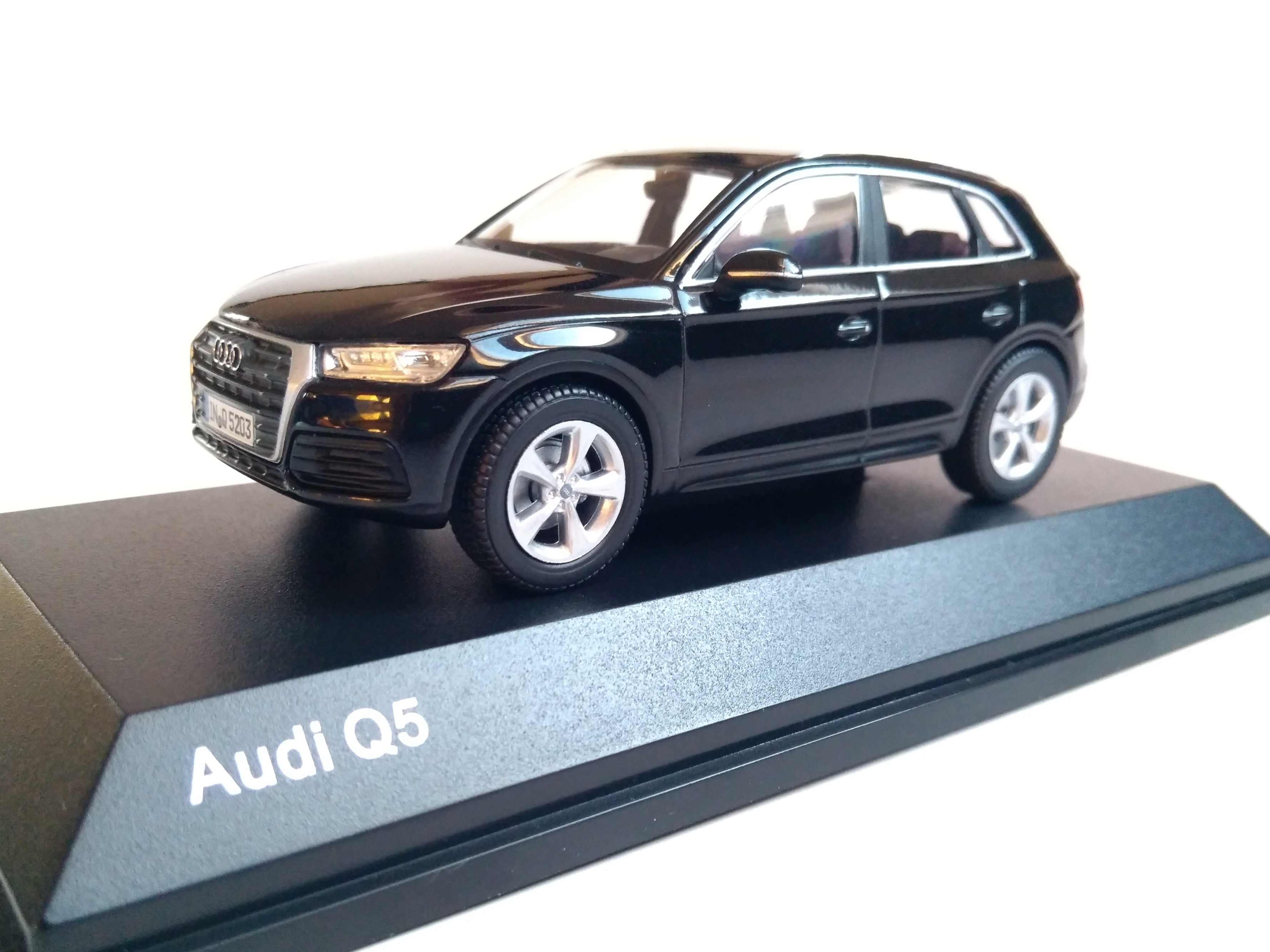 Audi Q5 1:43 iscale