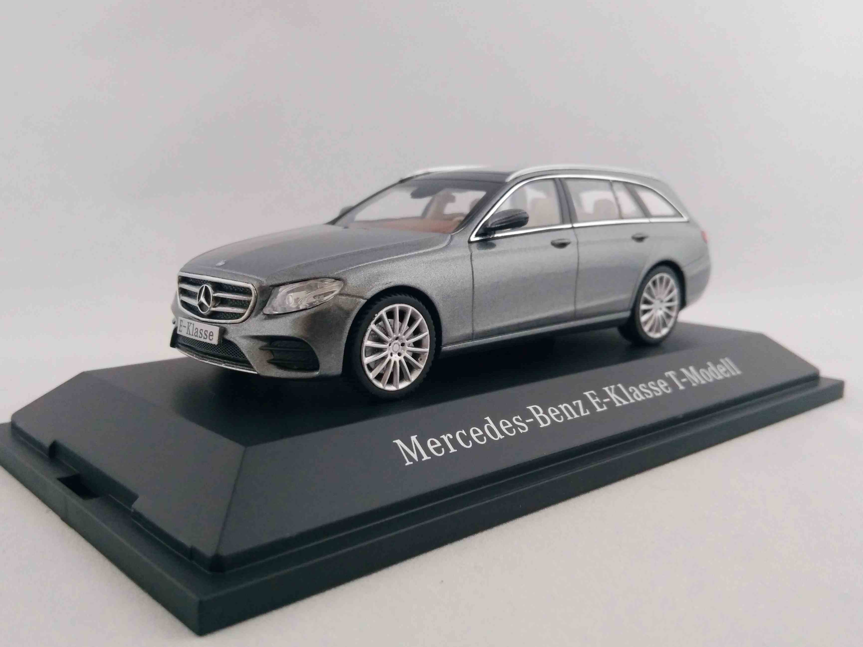 Mercedes třídy E Station Wagon (S213) 1:43 Kyosho