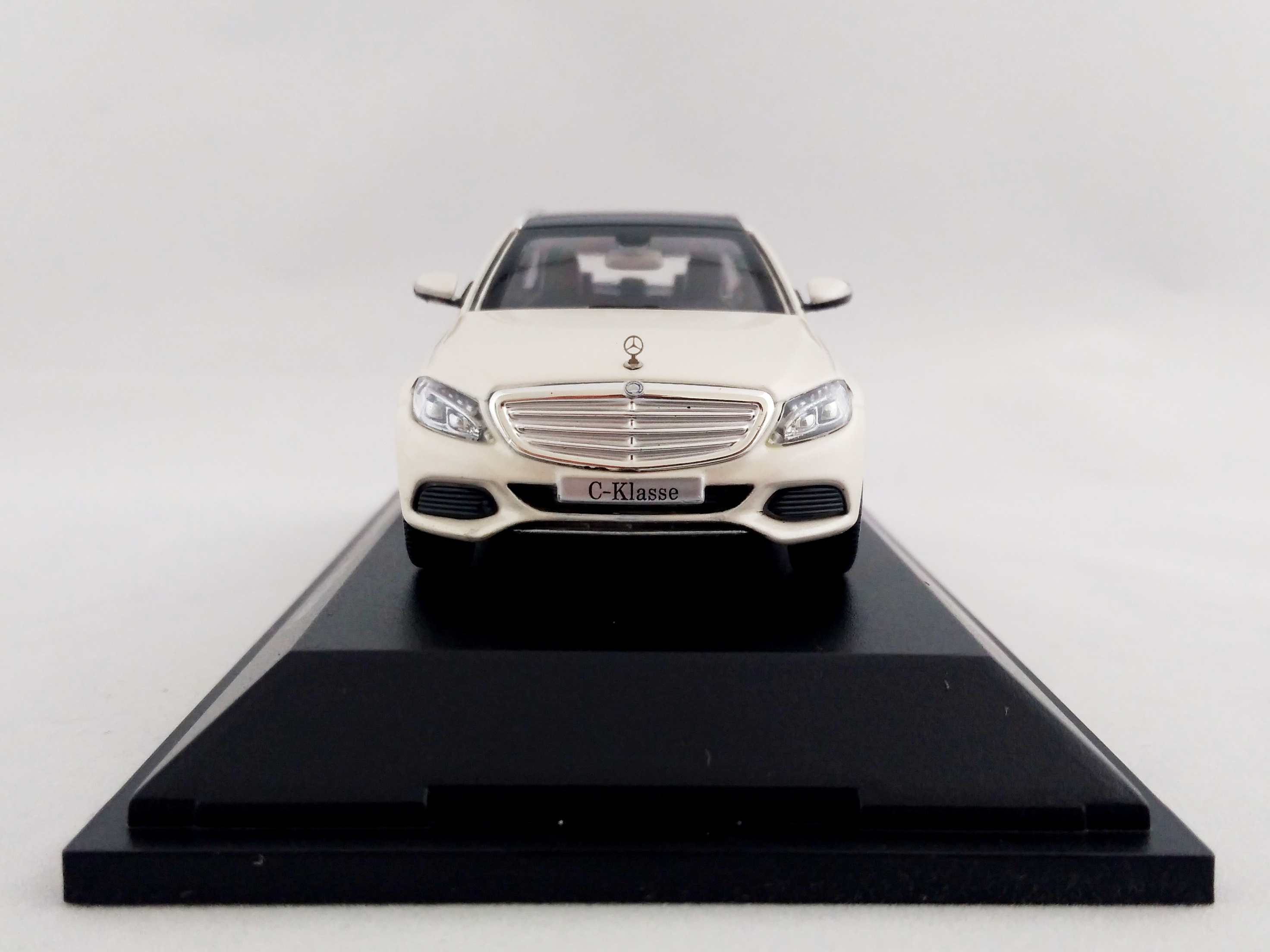 Mercedes třídy C kombi (S205) 1:43 Norev