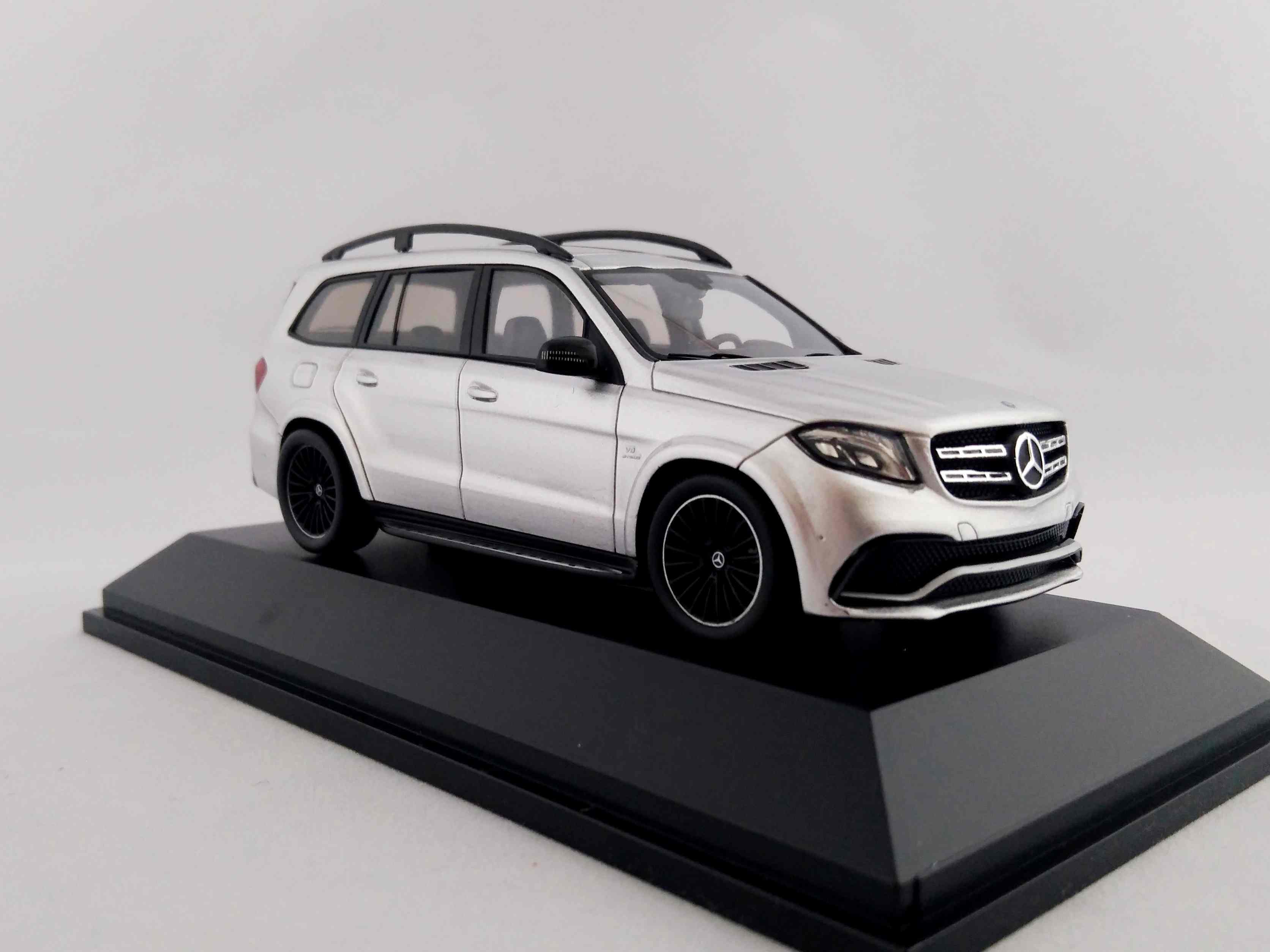 Mercedes-AMG GLS 63 1:43 Spark