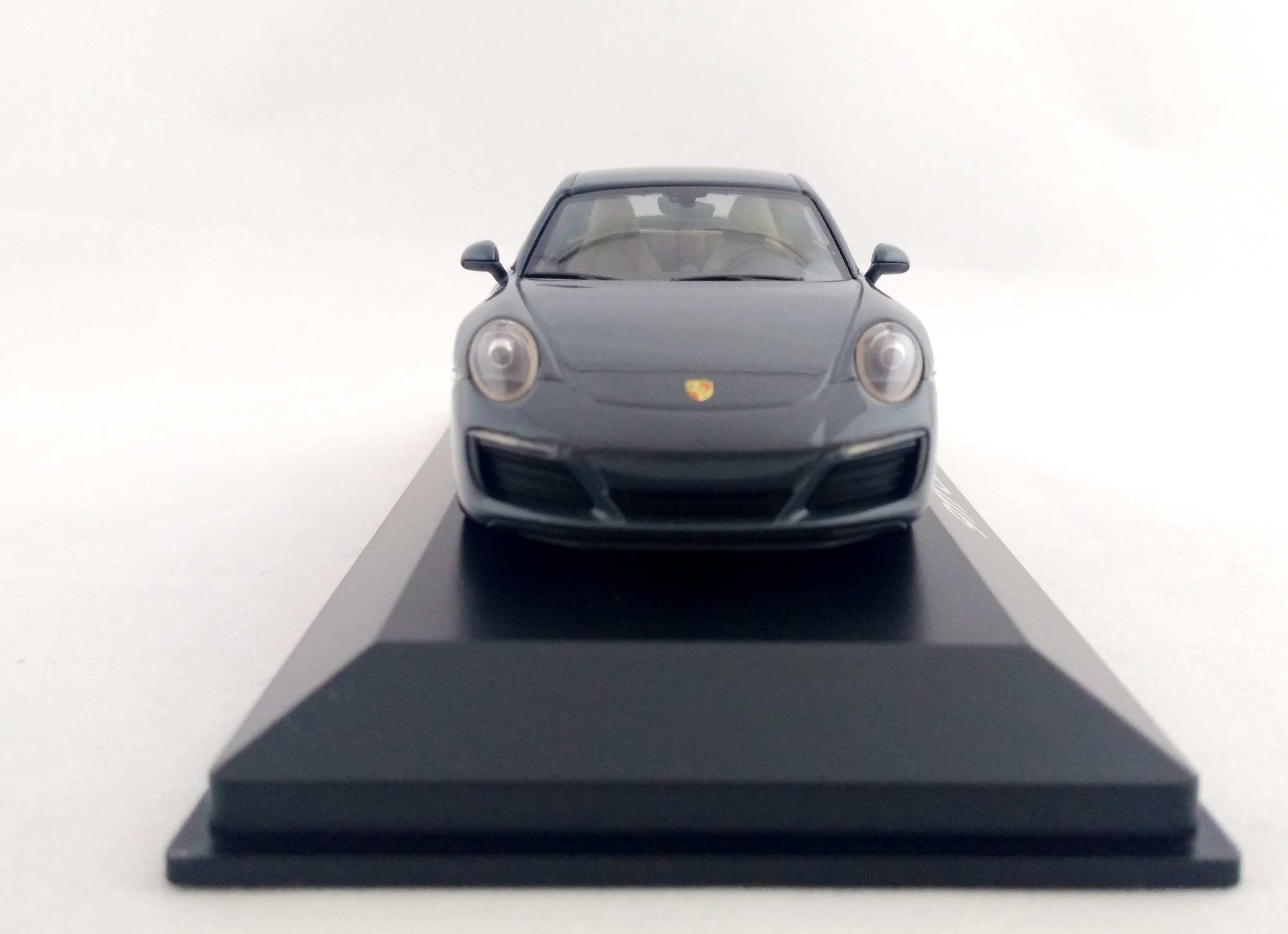 Porsche 911 Carrera (991.2) 1:43 Herpa