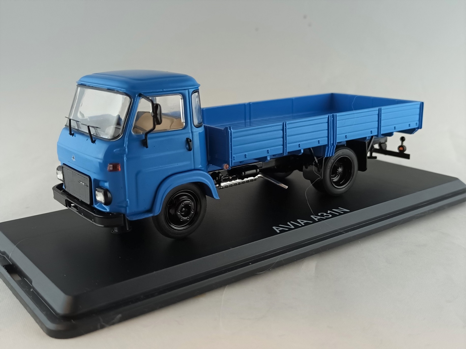 Avia A31N valník s plachtou 1:43 Premium ClassiXXs