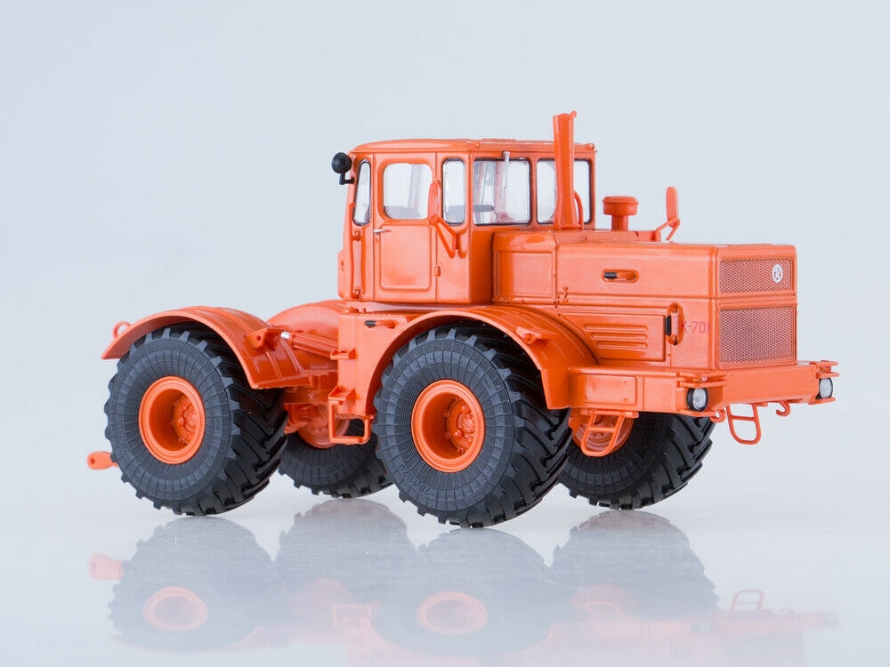 Kirovets K-701 1:43 Avtoistoria