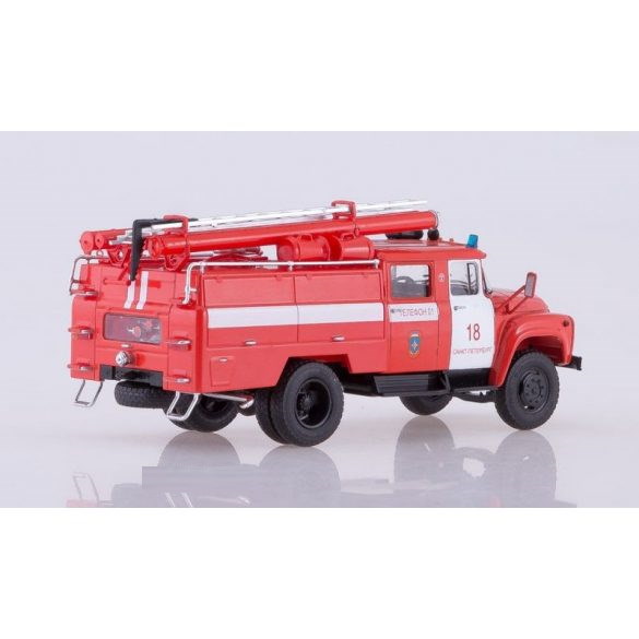 ZIL 130 (AC-40) hasiči St. Petersburg 1:43 Avtoistoria