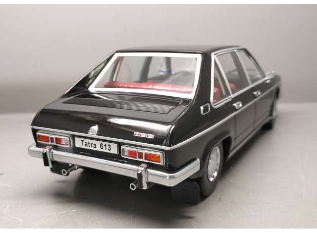Tatra 613 černá 1:18 Triple9