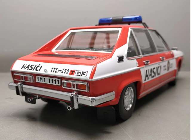 Tatra 613 hasiči 1:18 Triple9