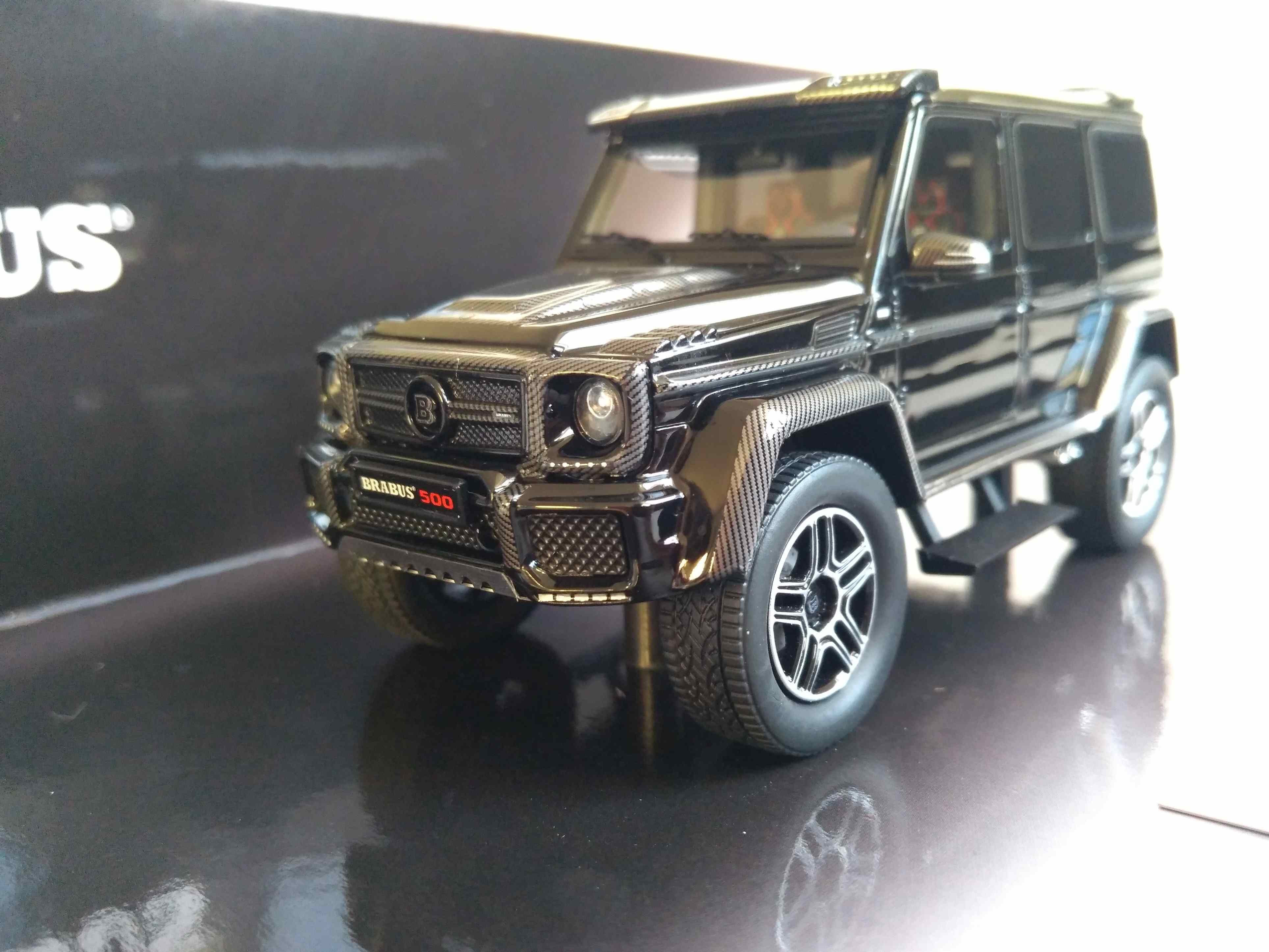 Brabus Mercedes G 500 4x4^2 1:43 Minichamps