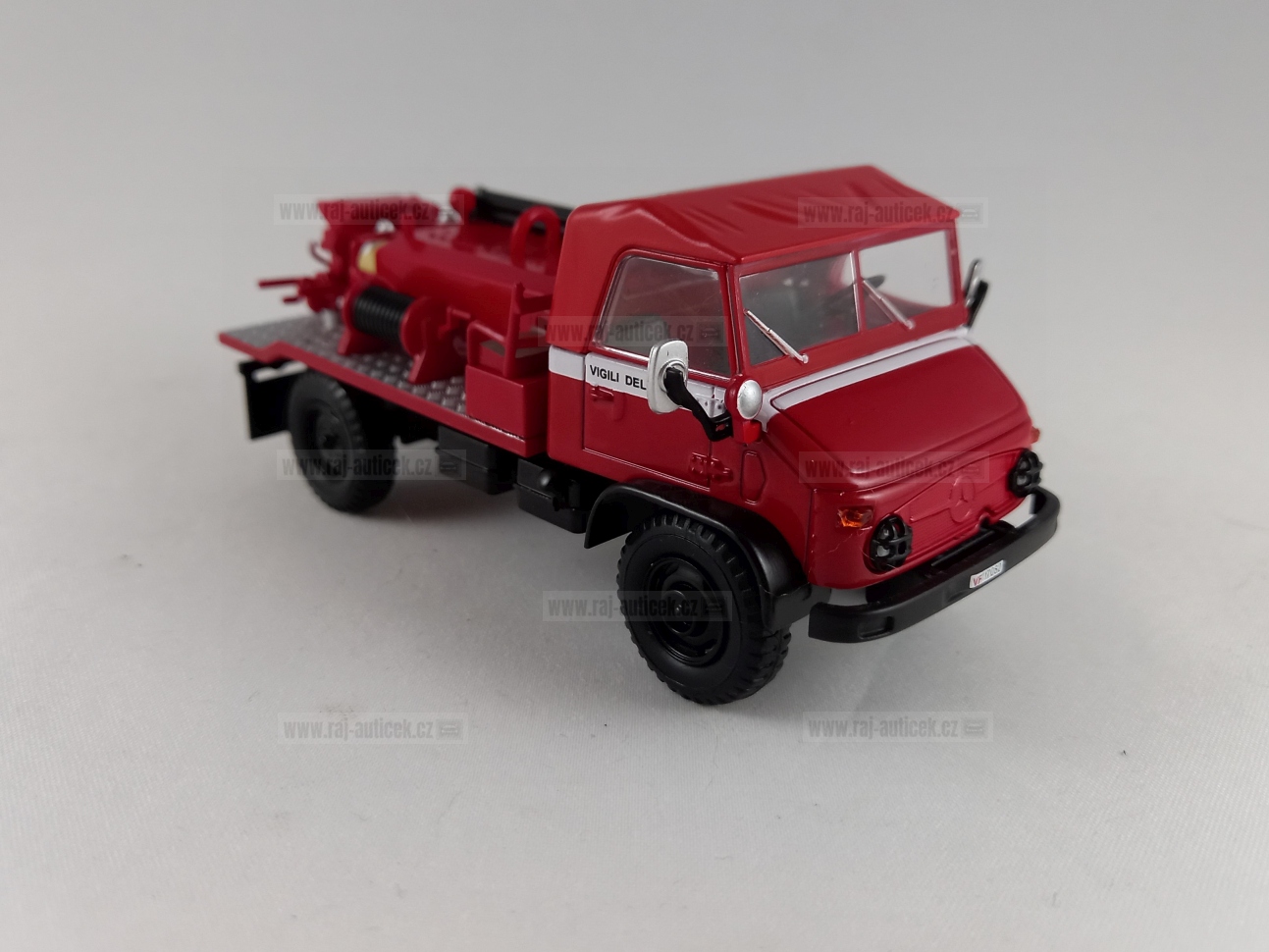 Mercedes Unimog 404 hasiči 1:43