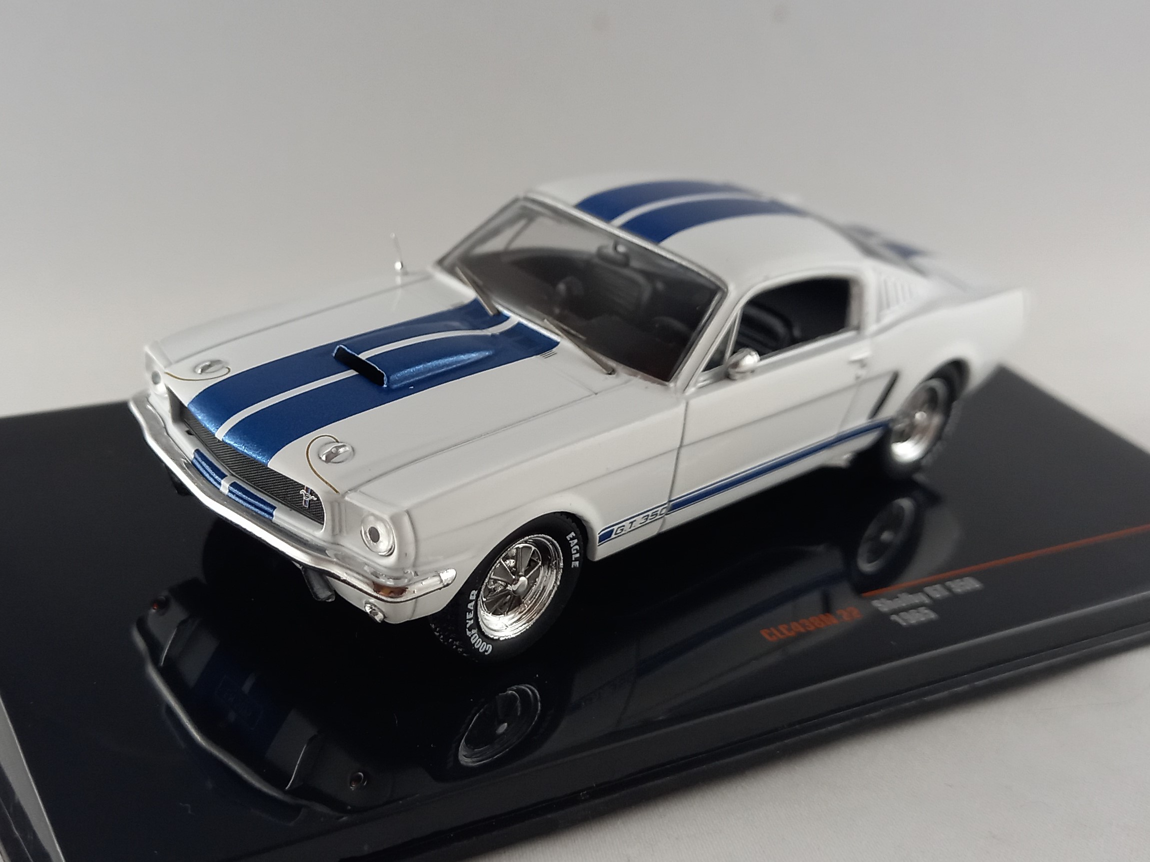 Ford Mustang Shelby GT 350 1:43 IXO