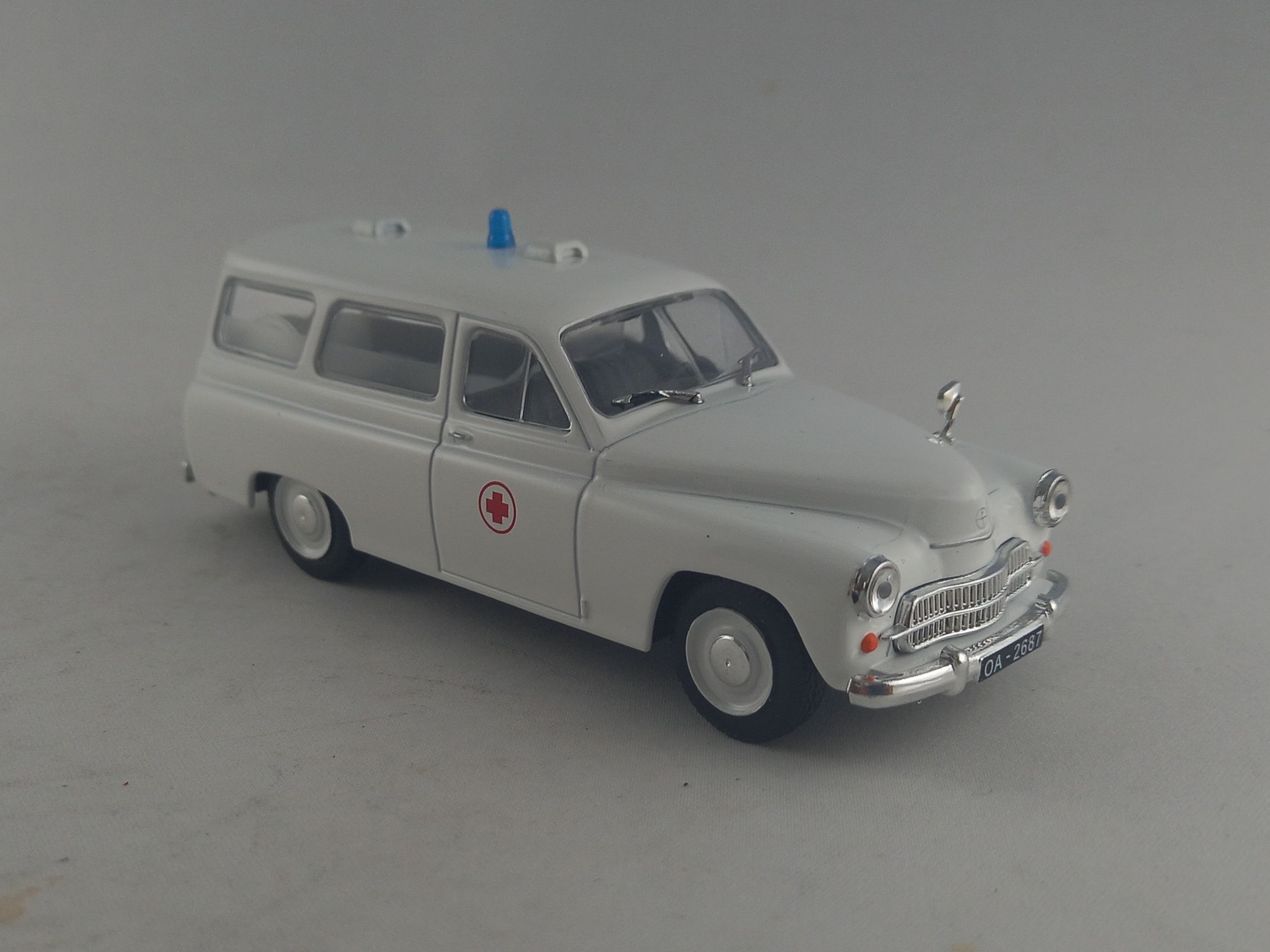 Warszawa 202A sanitka 1:43 DeAgostini
