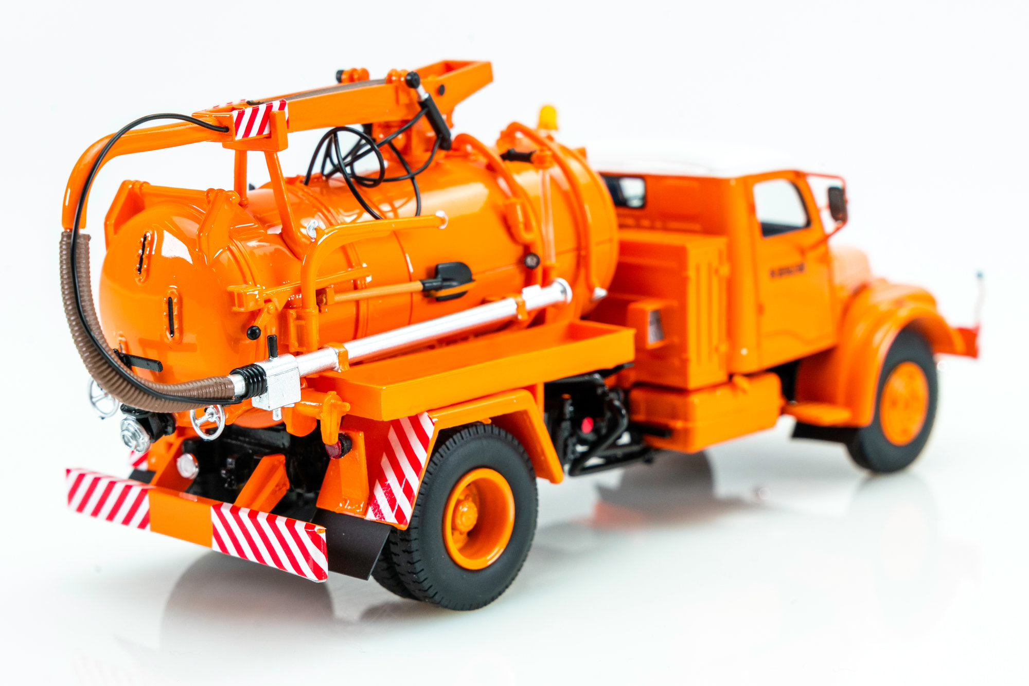 Praga S5T-3 Super sací vůz - kanálník 1:43 AutoCult