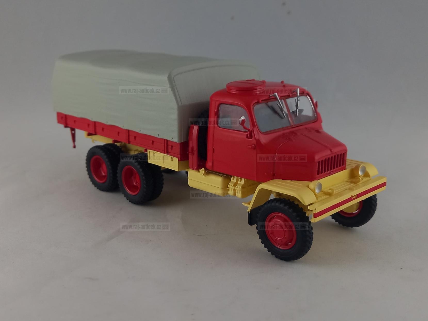 Praga V3S valník s plachtou civilní 1:43 Auto Historia