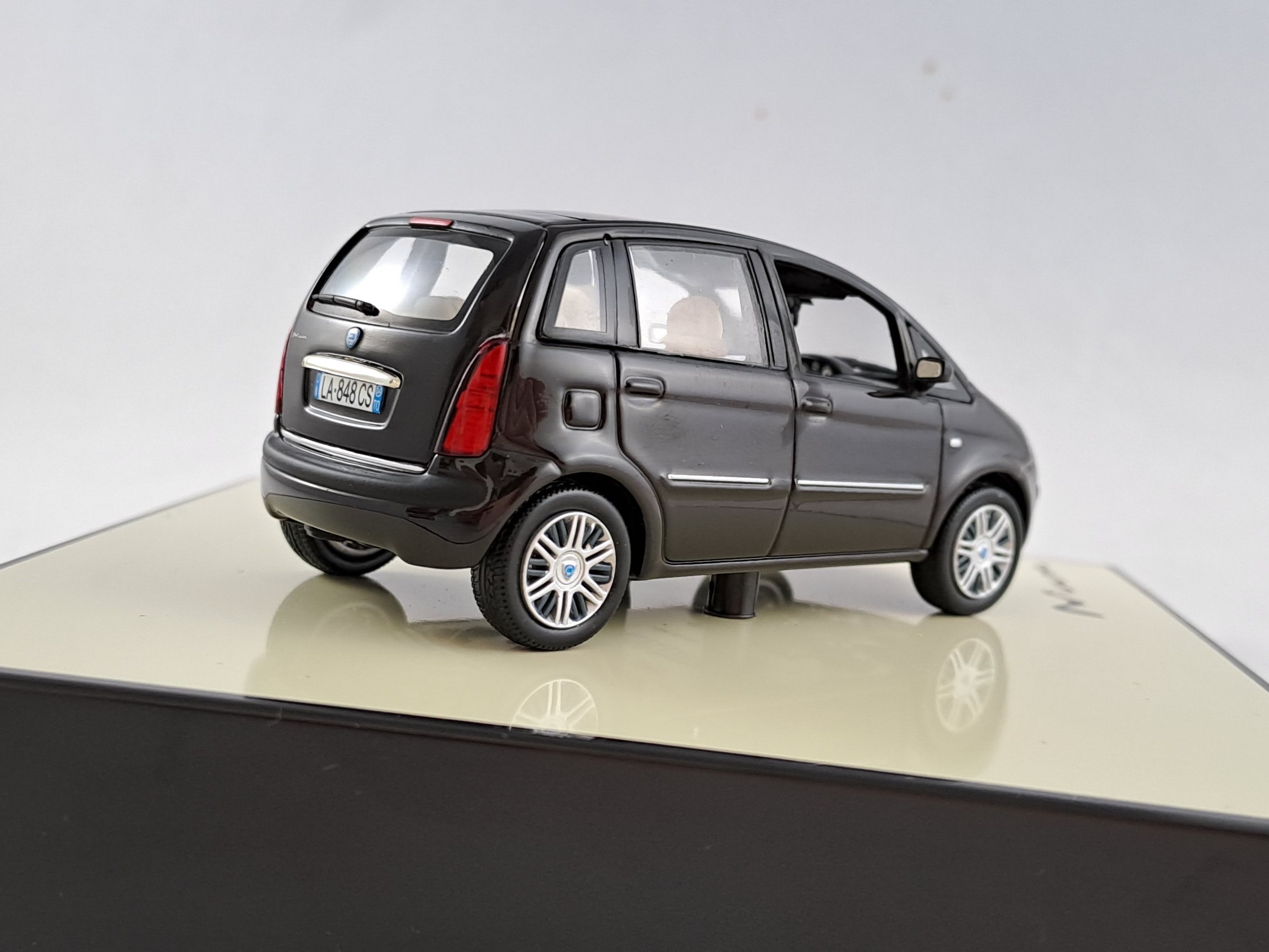 Lancia Musa 1:43 Norev
