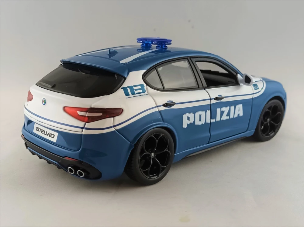 Alfa Romeo Stelvio Polizia 1:24 Bburago