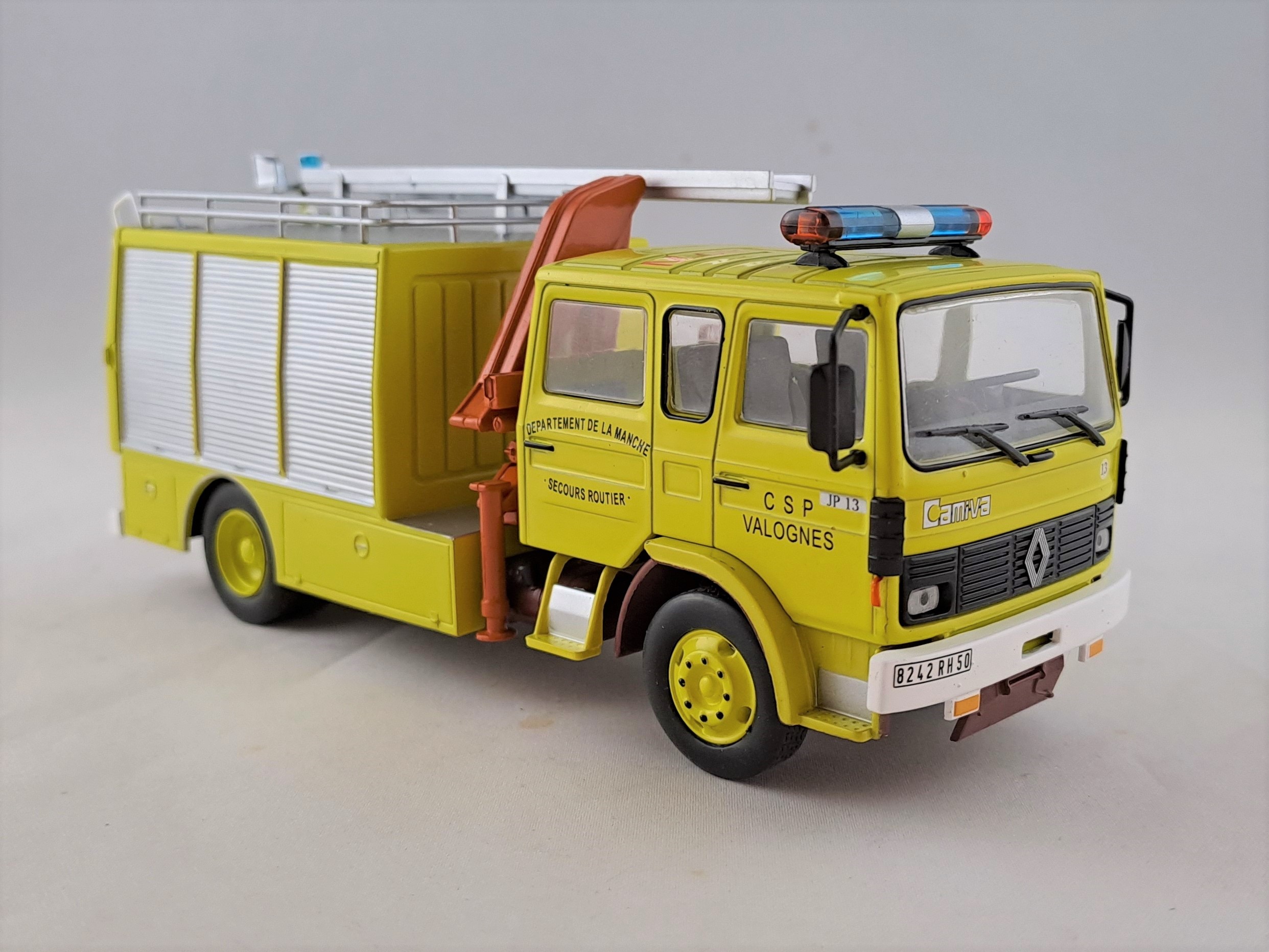 Renault JP13 Double Cabine hasiči 1:43
