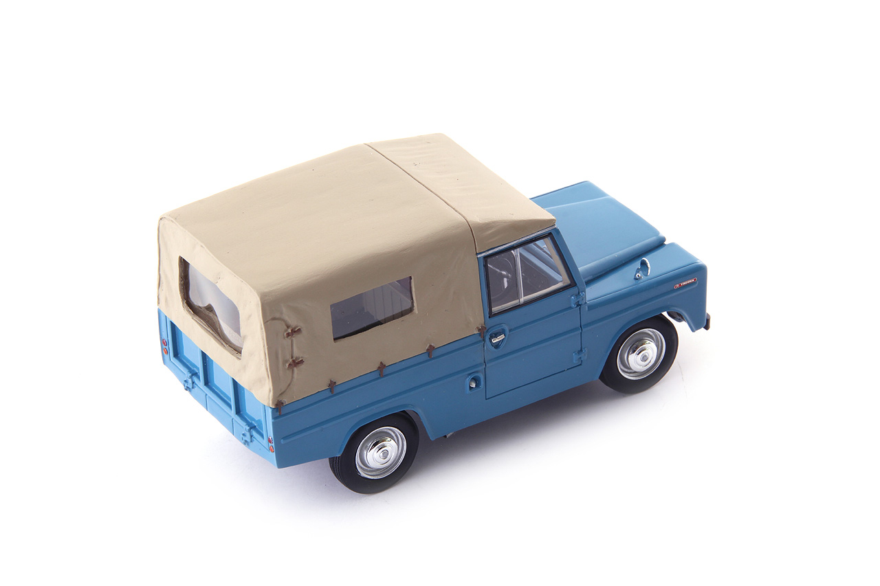 Škoda Trekka modrá 1:43 Avenue 43 (Autocult)