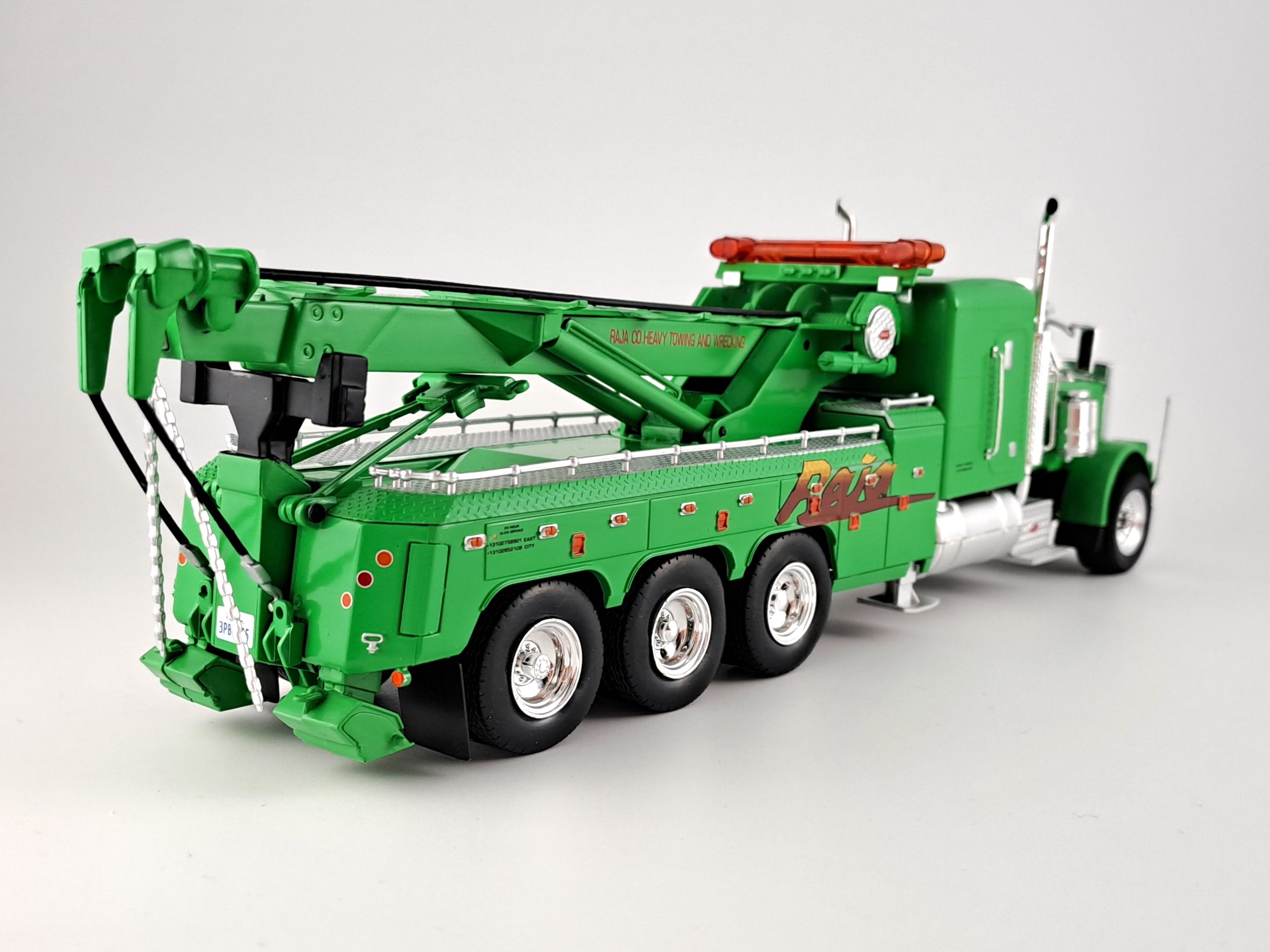 Peterbilt 359 Wrecker 1:43 IXO
