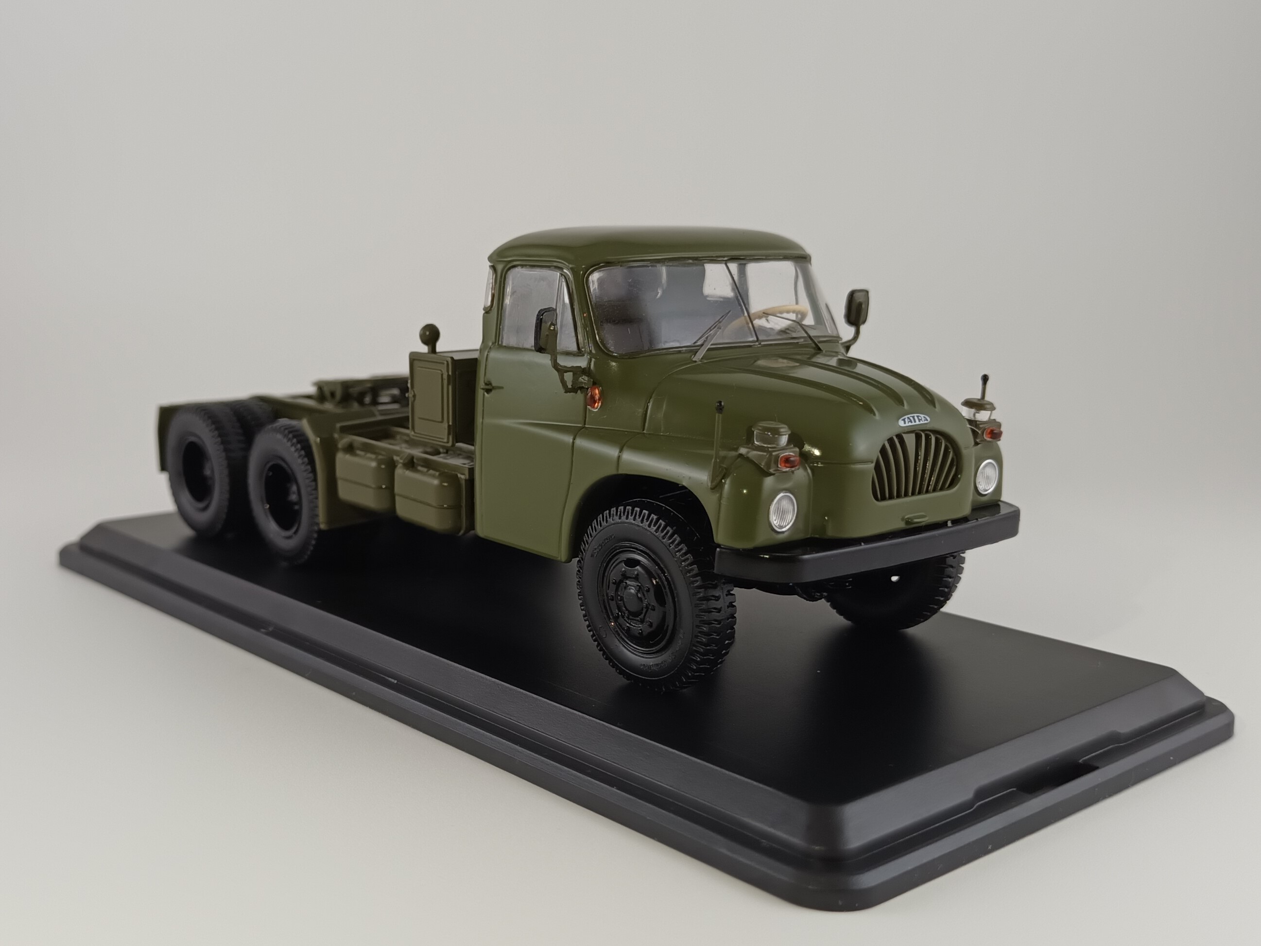 Tatra T138 NT 6X6 olivový 1:43 SSM