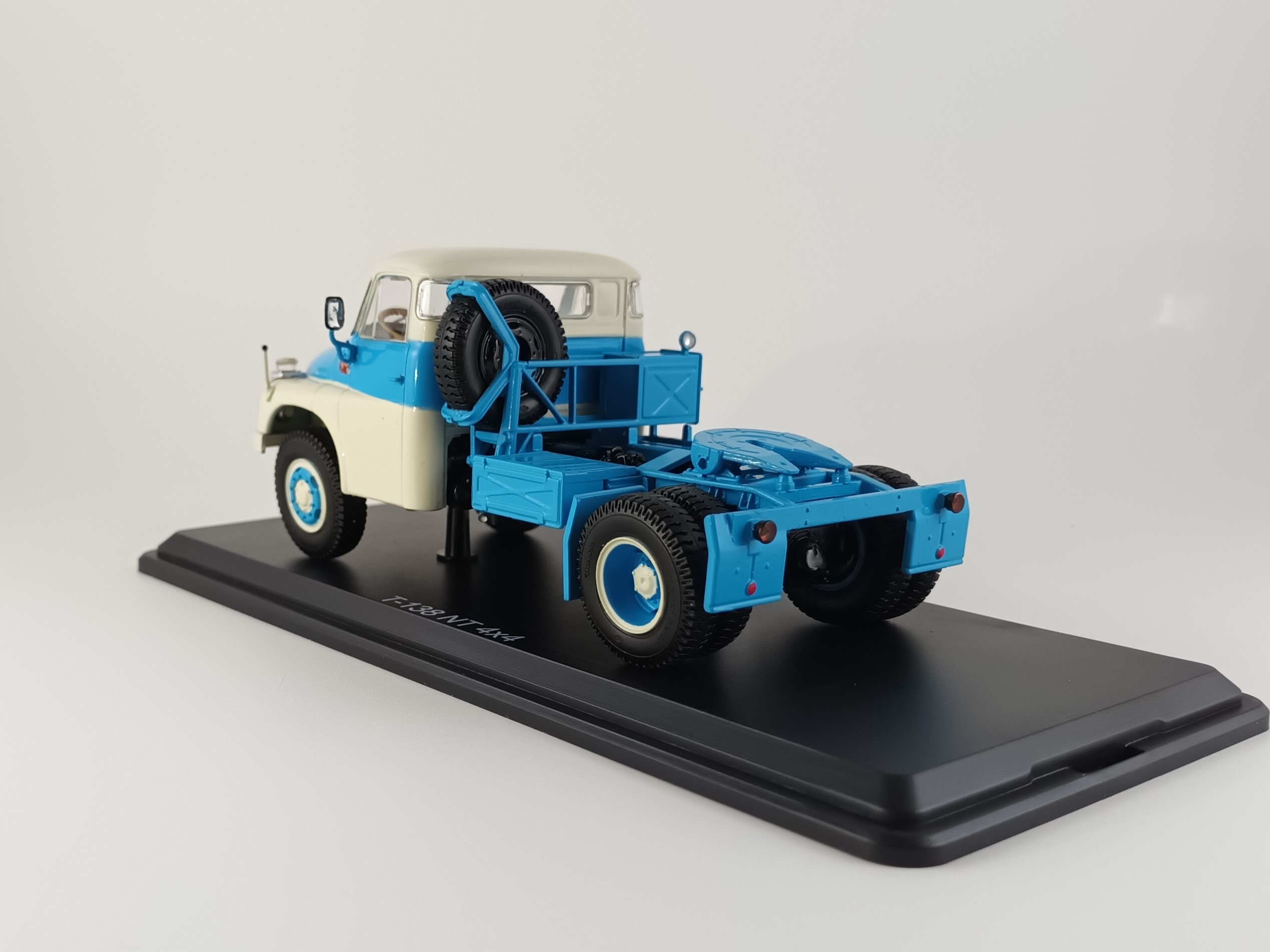 Tatra T138 NT 4X4 modrobílý 1:43 SSM