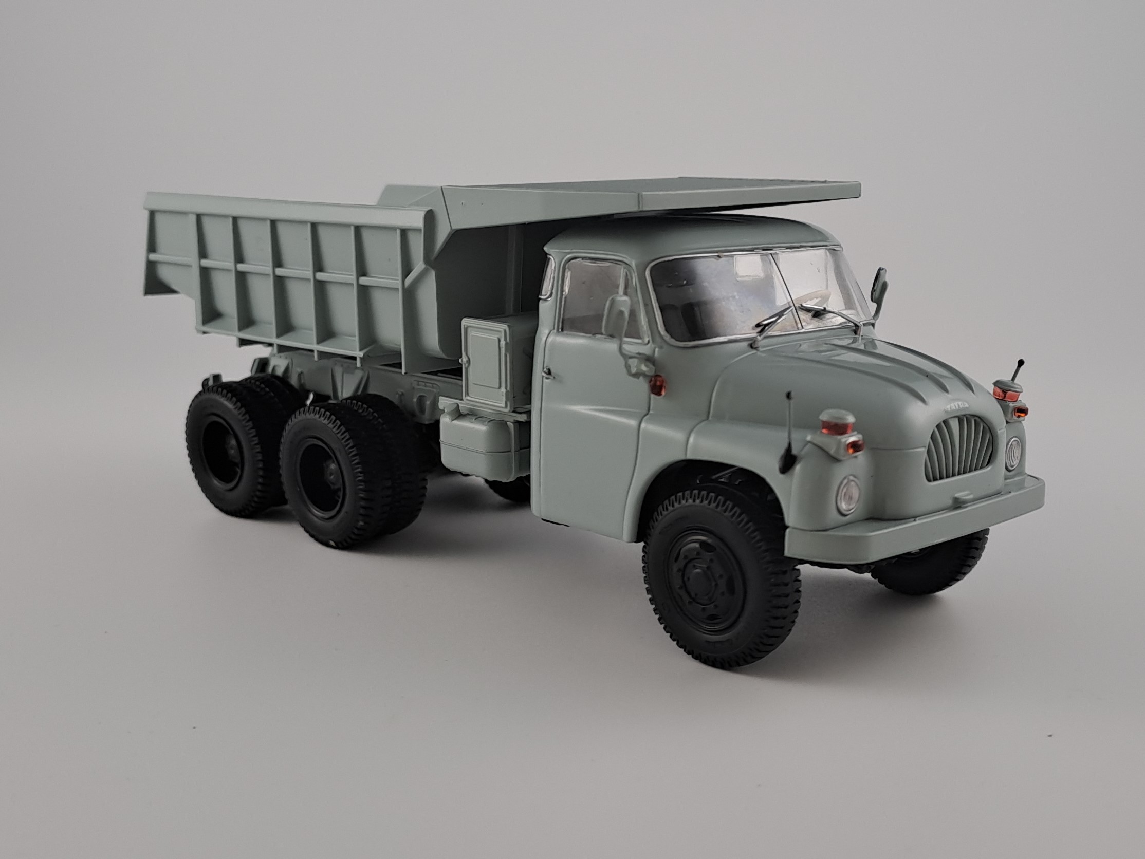 Tatra T138 S1 dumper šedý 1:43 Auto Historia