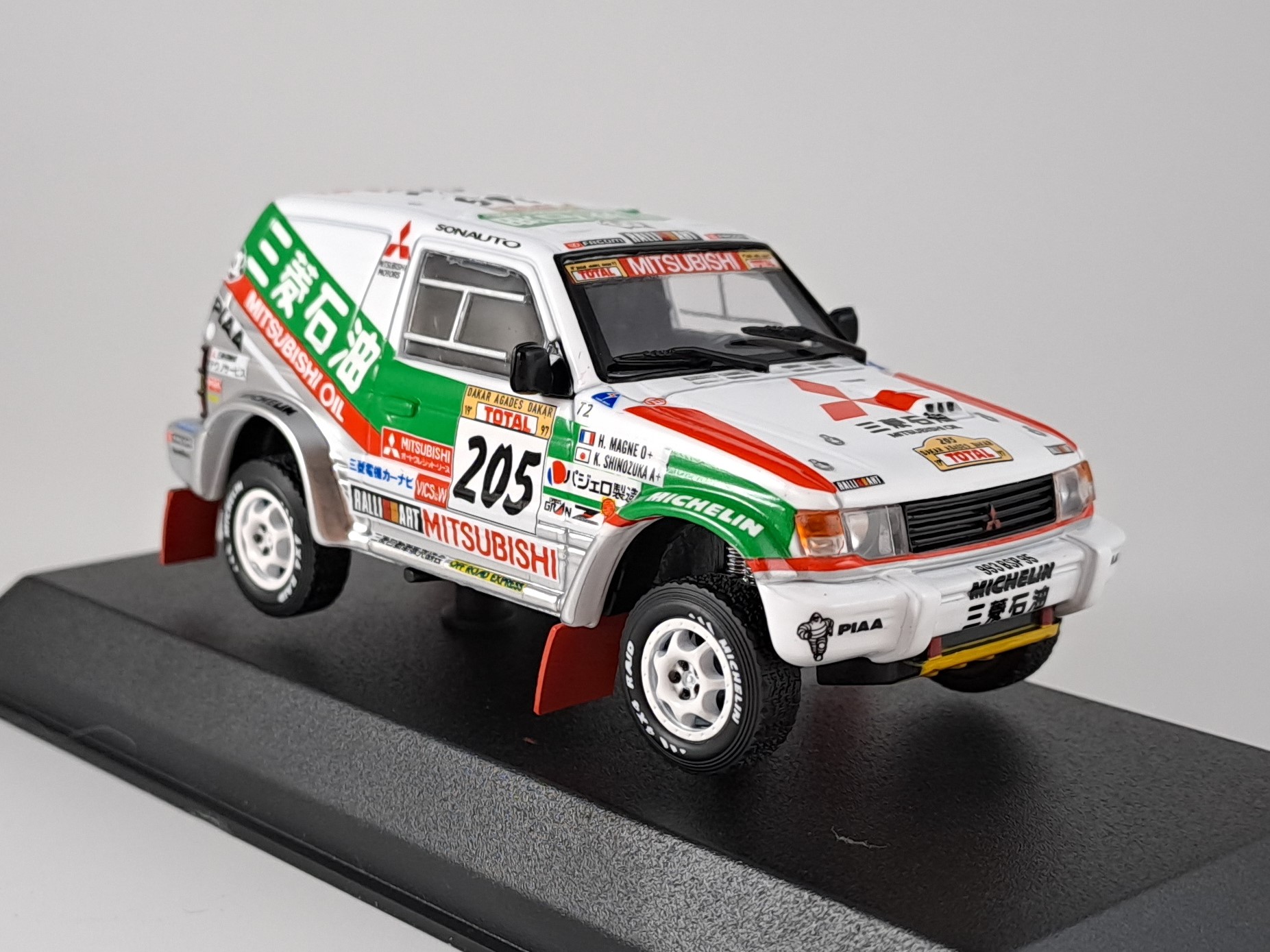 Mitsubishi Pajero 1997 Shinozuka 1:43 Norev