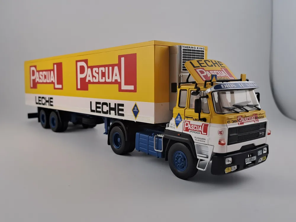 Dodge C38T s návěsem Pascual 1:43