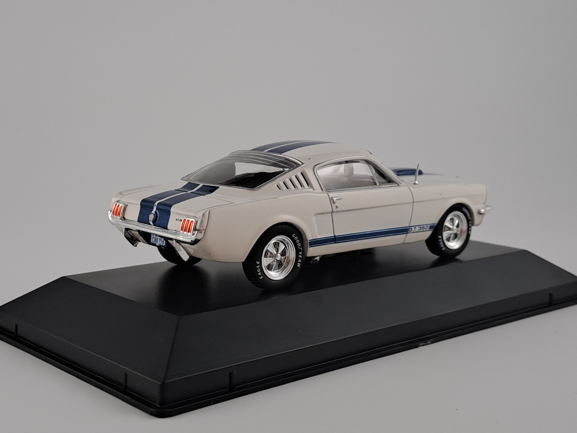 Shelby GT350 1:43 Die-Cast Club