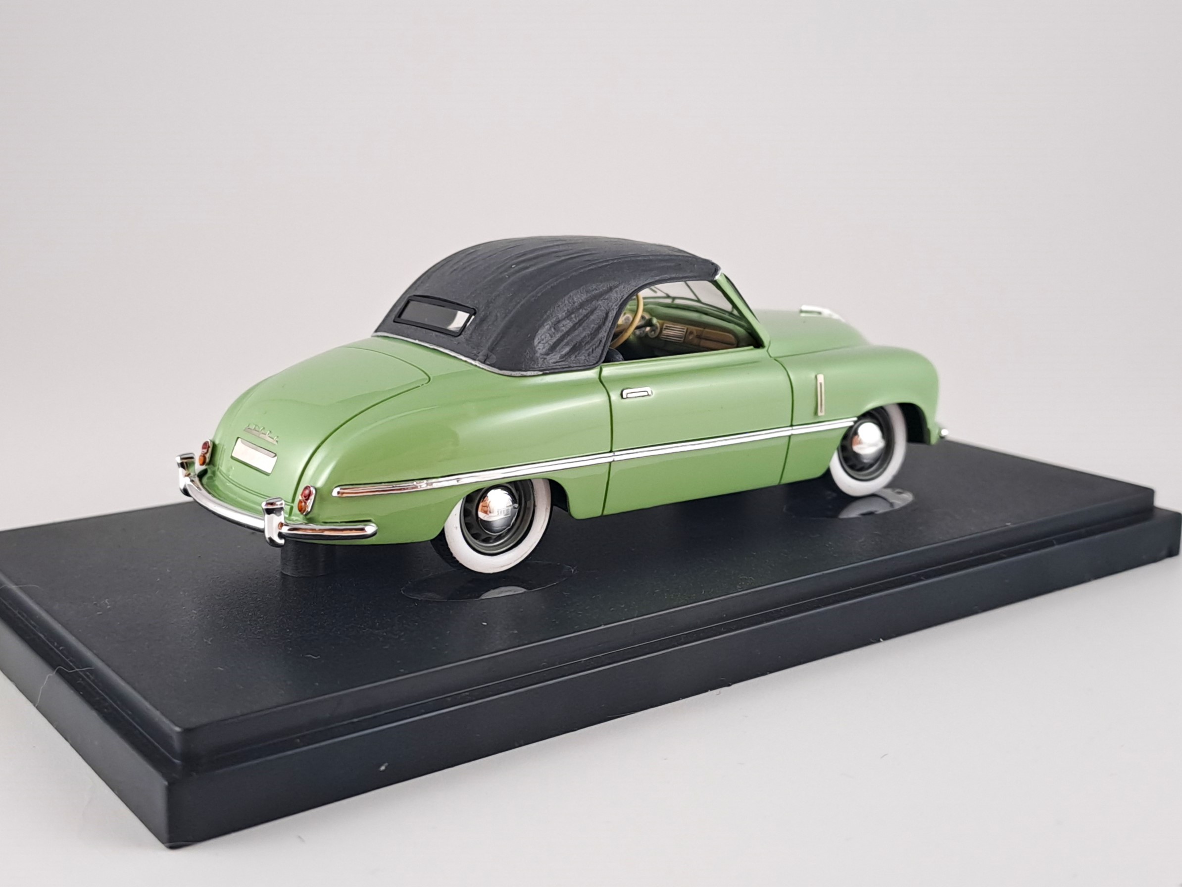 Škoda 1200 roadster closed 1:43 AutoCult