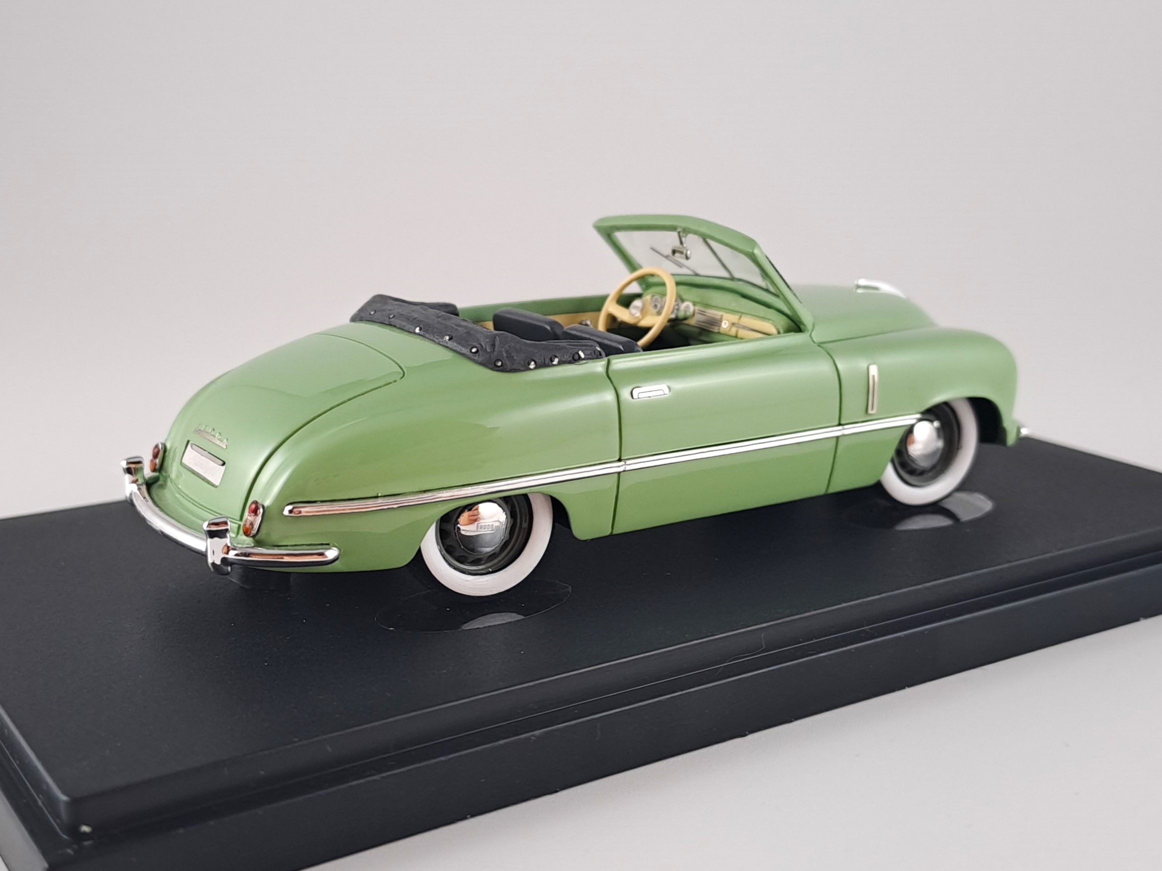 Škoda 1200 roadster open 1:43 AutoCult