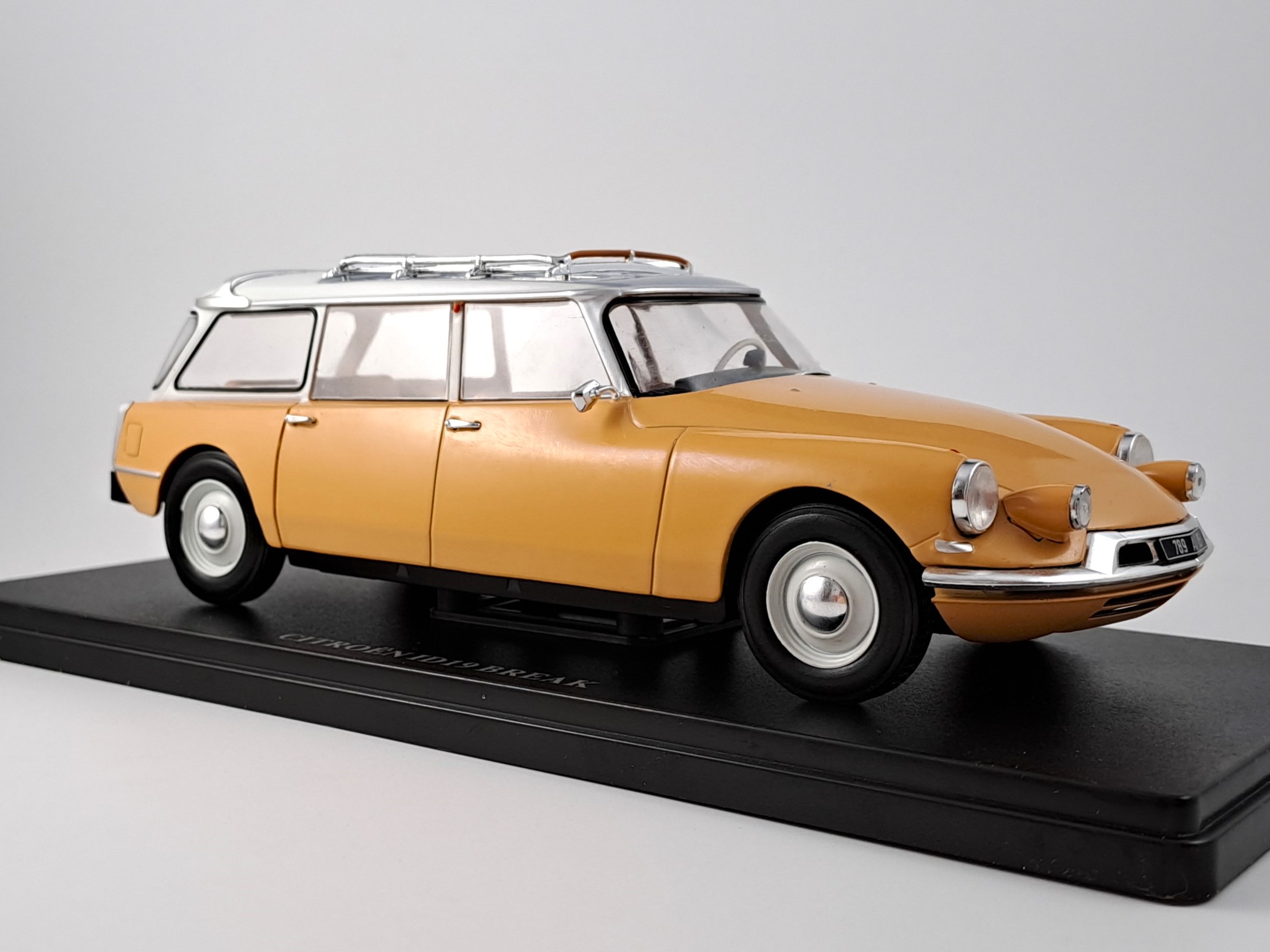 Citroen ID 19 Break 1:24 Hachette