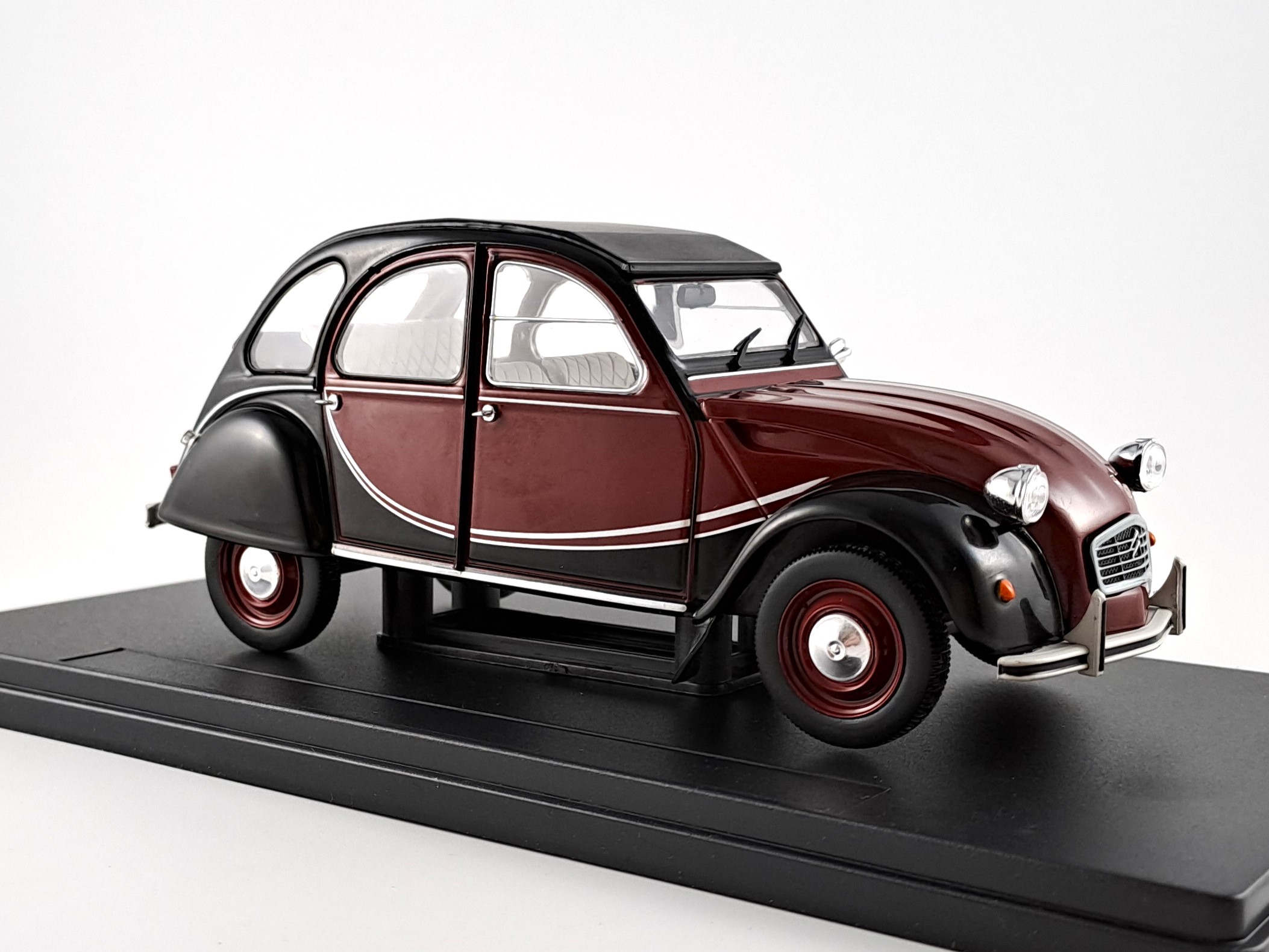 Citroen 2CV Charleston 1:24 Hachette