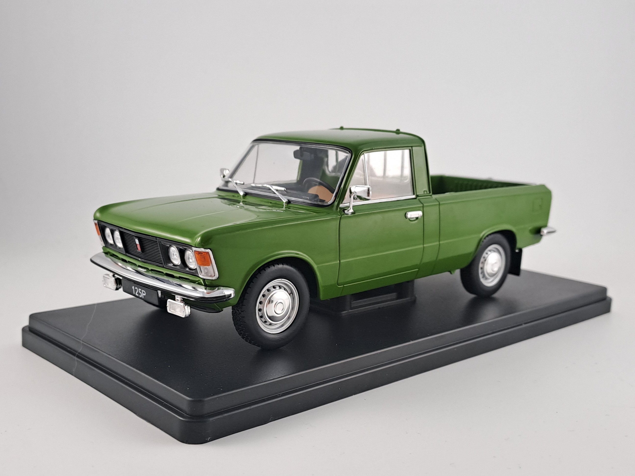 Fiat 125 Pick-Up 1975 1:24 Whitebox