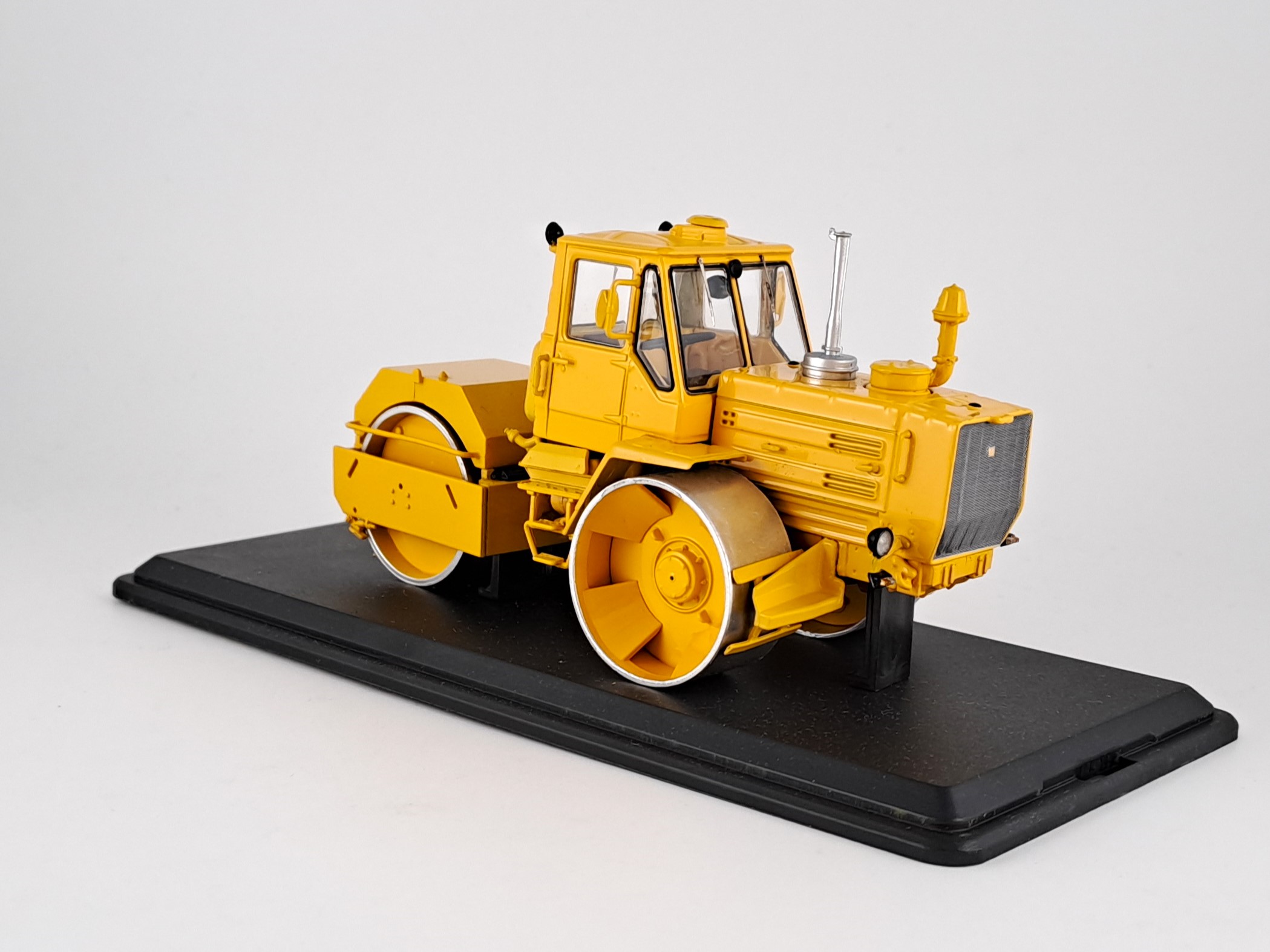 válec SD-802 1:43 Start Scale Models