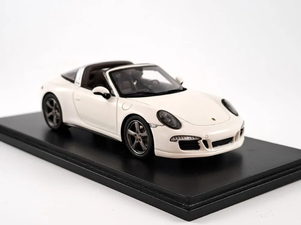 Porsche 911 (991) Targa 1:43 Spark