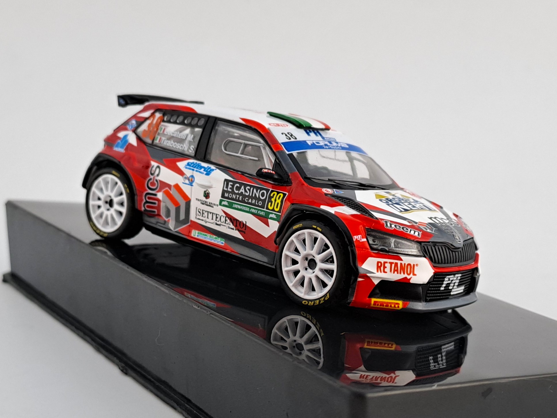 Škoda Fabia Rally2 no.38 Locatelli, rallye Monte Carlo 2024 1:43 IXO