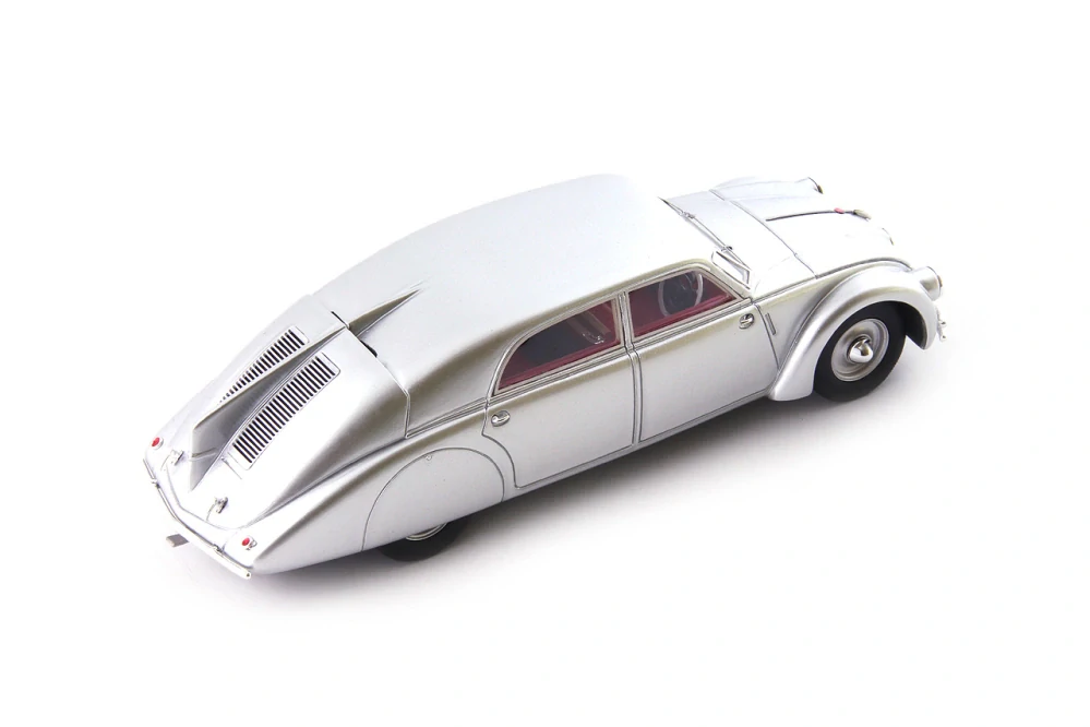 Tatra 77 A stříbrná 1:43 Avenue 43 (Autocult)
