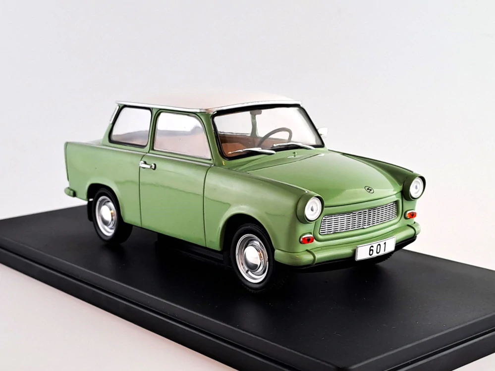 Trabant 601 1965 1:24 Whitebox