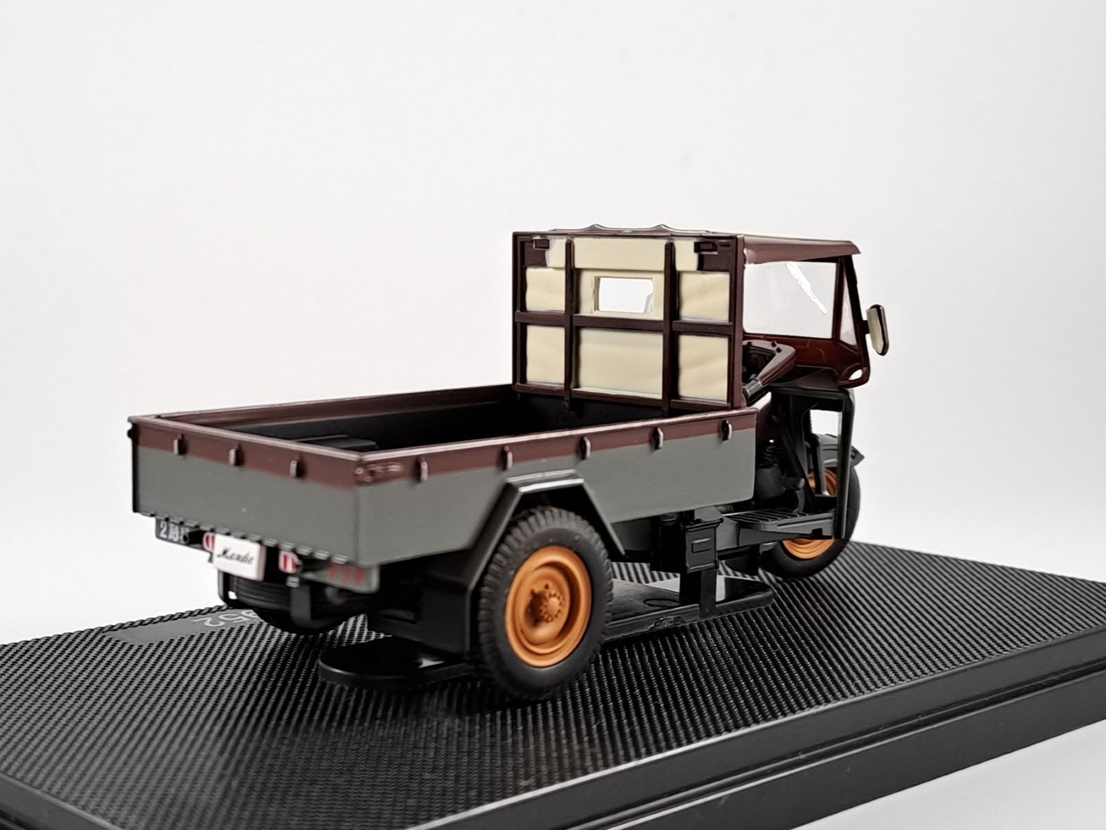 Mazda CTL 3-wheeler 1:43 Ebbro