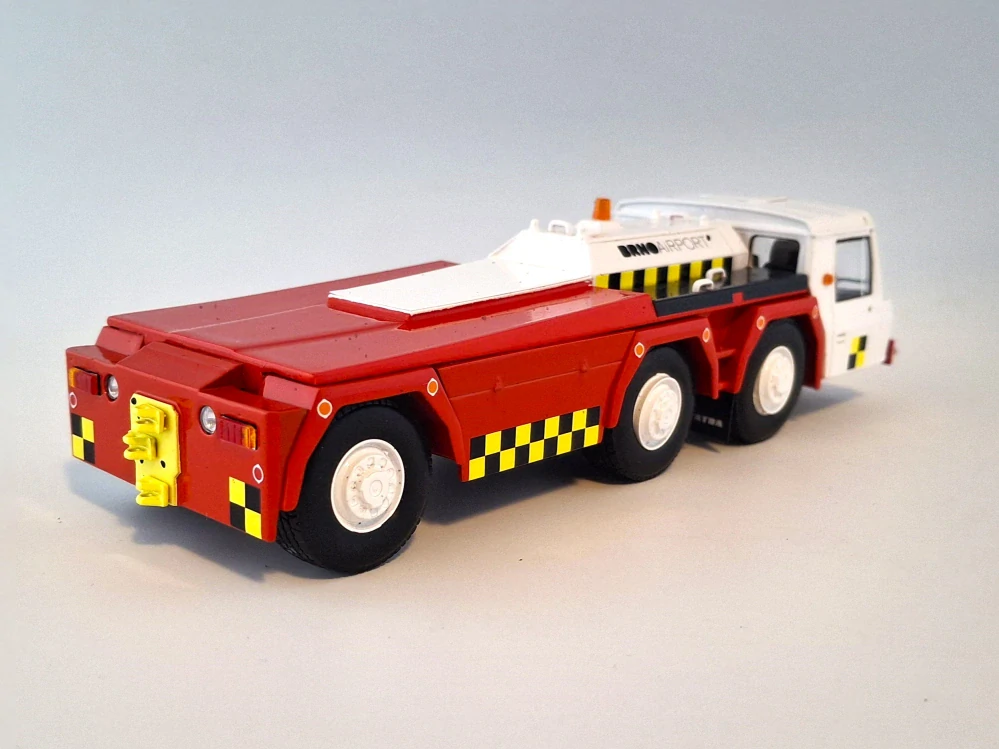 Tatra 815 TPL letištní tahač Brno Tuřany 1:43 Kaden
